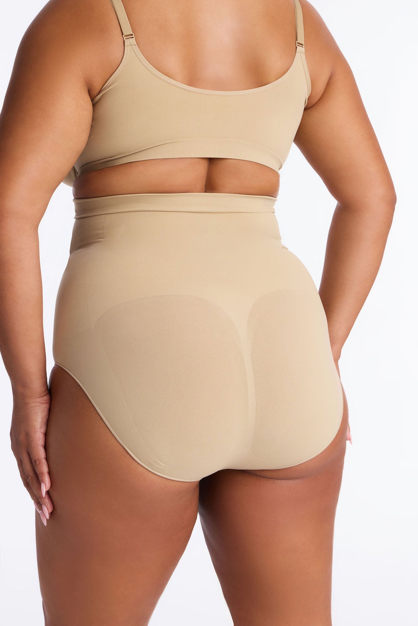 Nova Sculpt Seamless Strong Compression Bralette - Sand