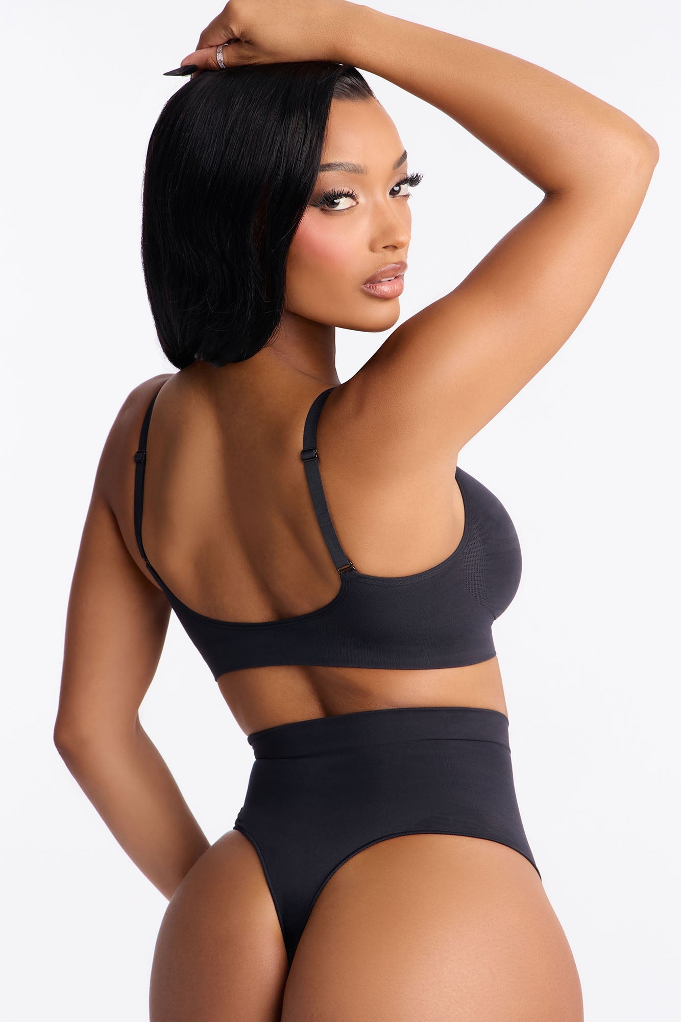 Nova Sculpt Seamless Strong Compression Bralette - Black