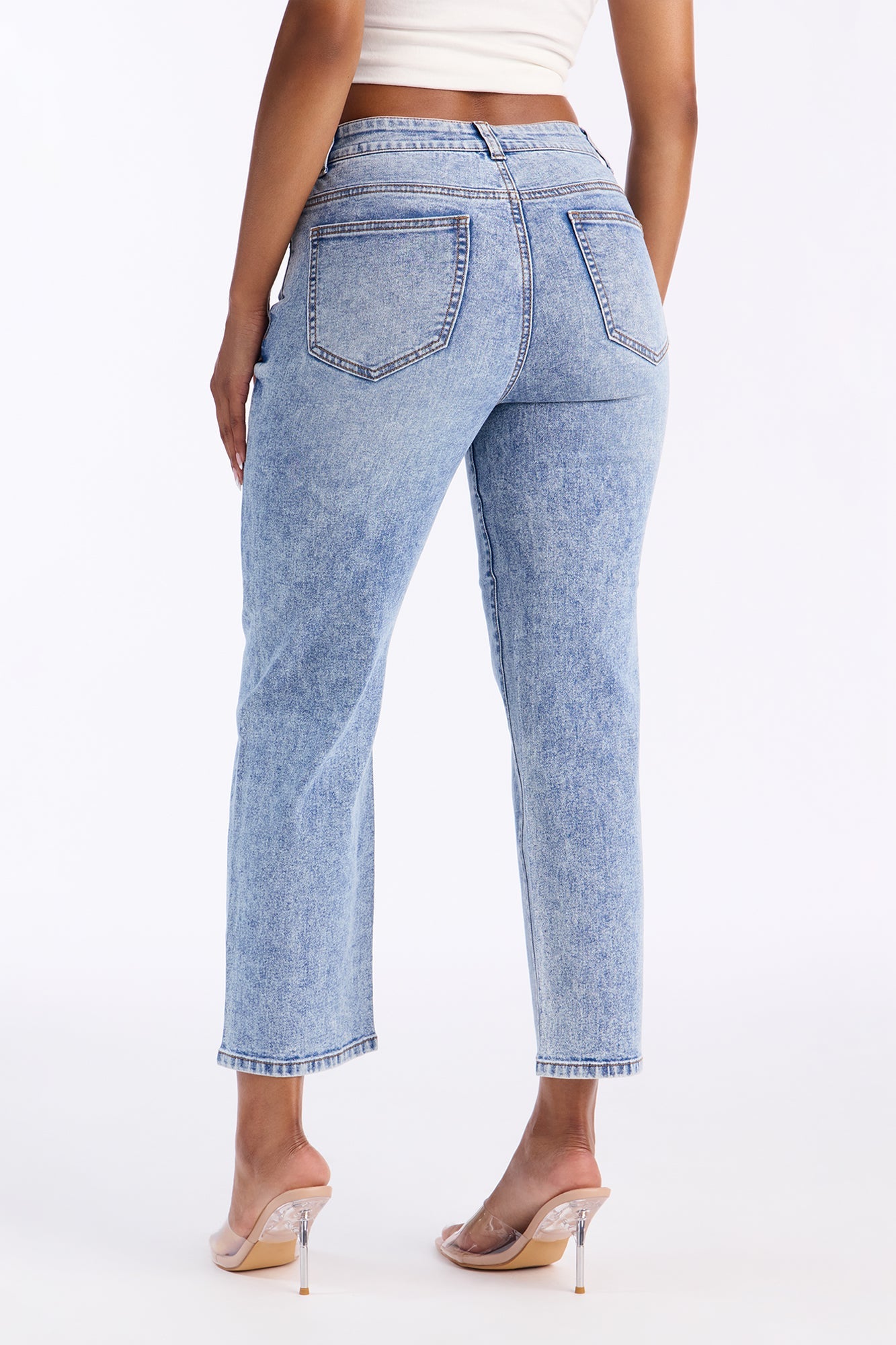 Eliza Cropped Straight Leg Jeans - Medium Wash