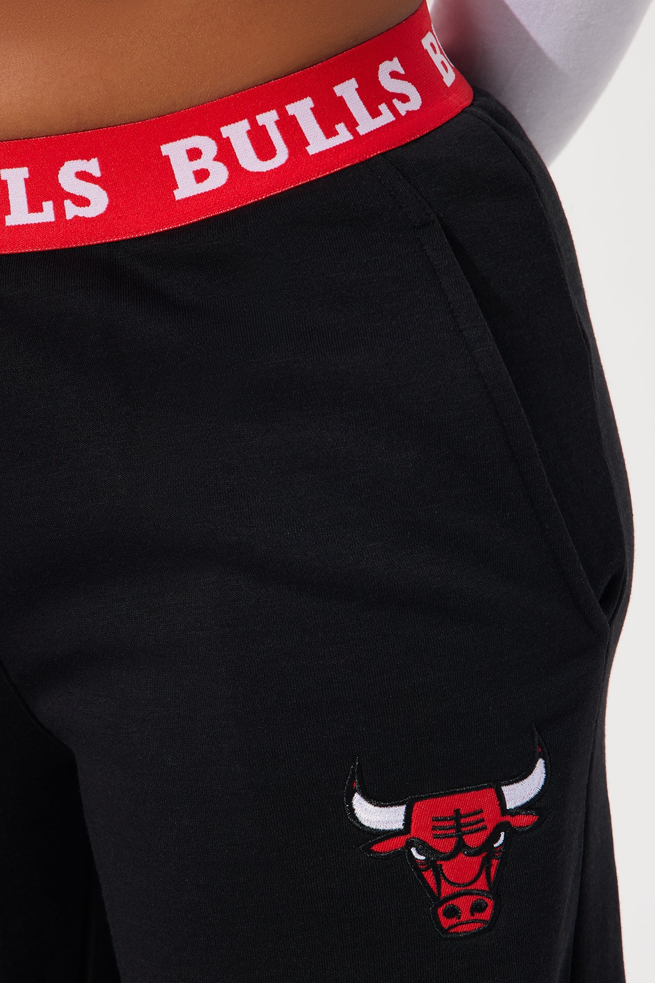 Bulls Free Throw Wide Leg Pant - Black