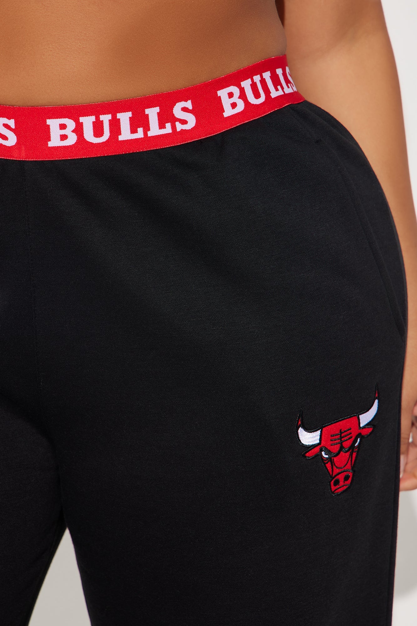 Bulls Free Throw Wide Leg Pant - Black