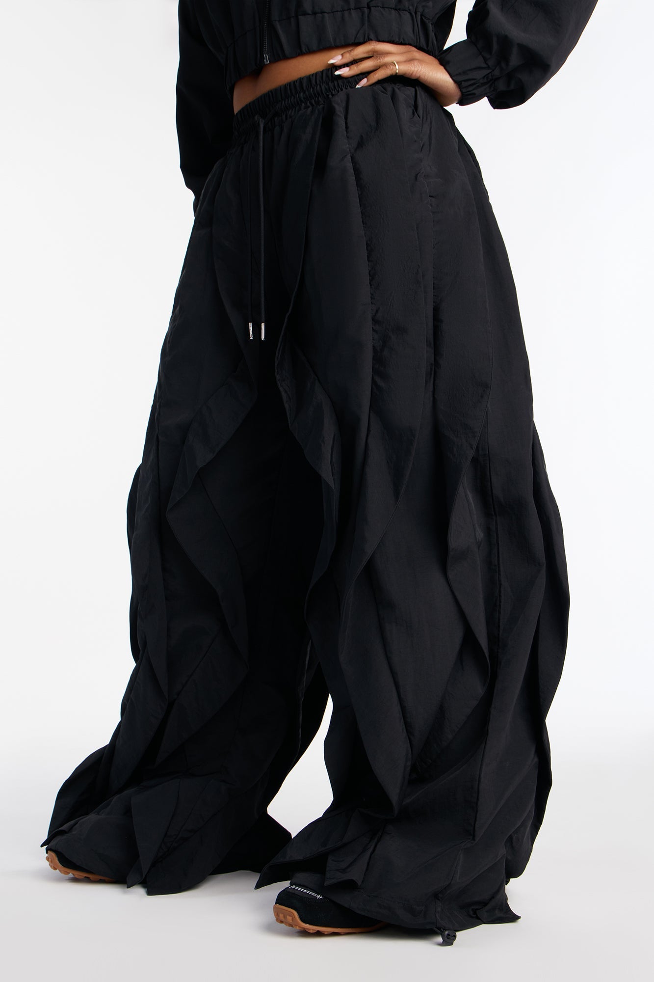 Iris Windbreaker Ruffled Pant Set - Black