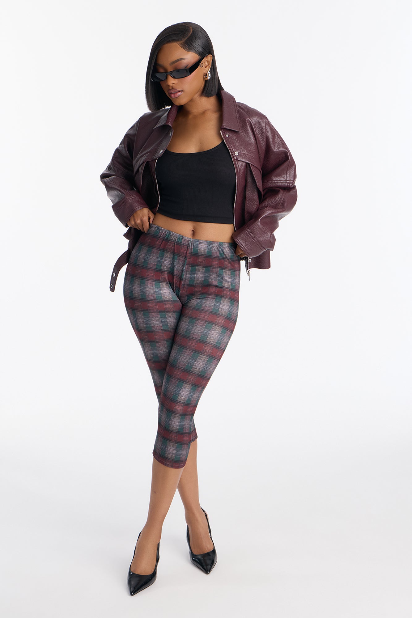 Rosalee Mid Rise Plaid Capri Legging 19″ - Burgundy/combo