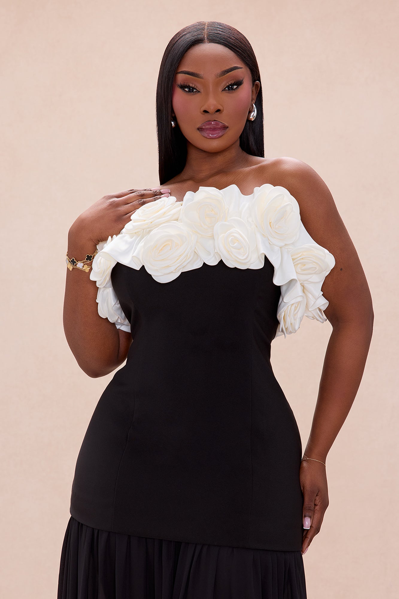 Julianna Drop Waist Rosette Gown - Black/White