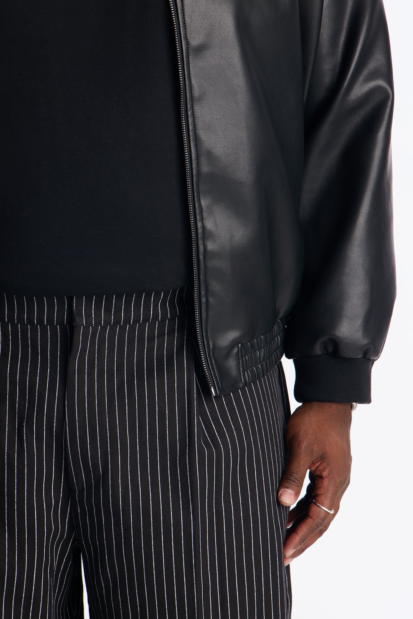 Deep Double Pleated Striped Trouser Short - Black