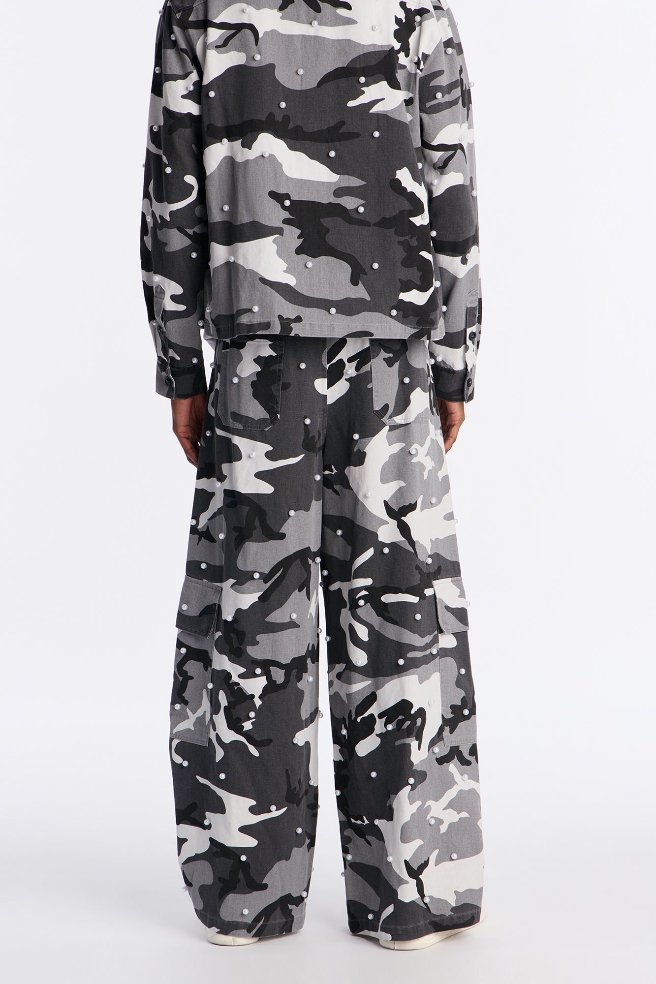 Pearl Wildin Camo Cargo Baggy Pants - Black