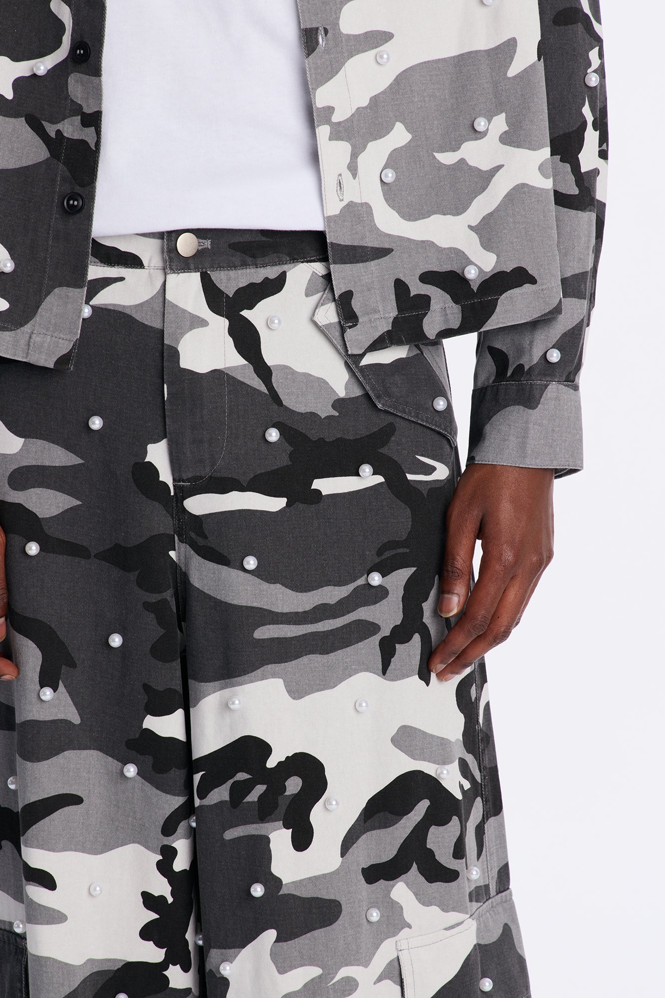 Pearl Wildin Camo Cargo Baggy Pants - Black