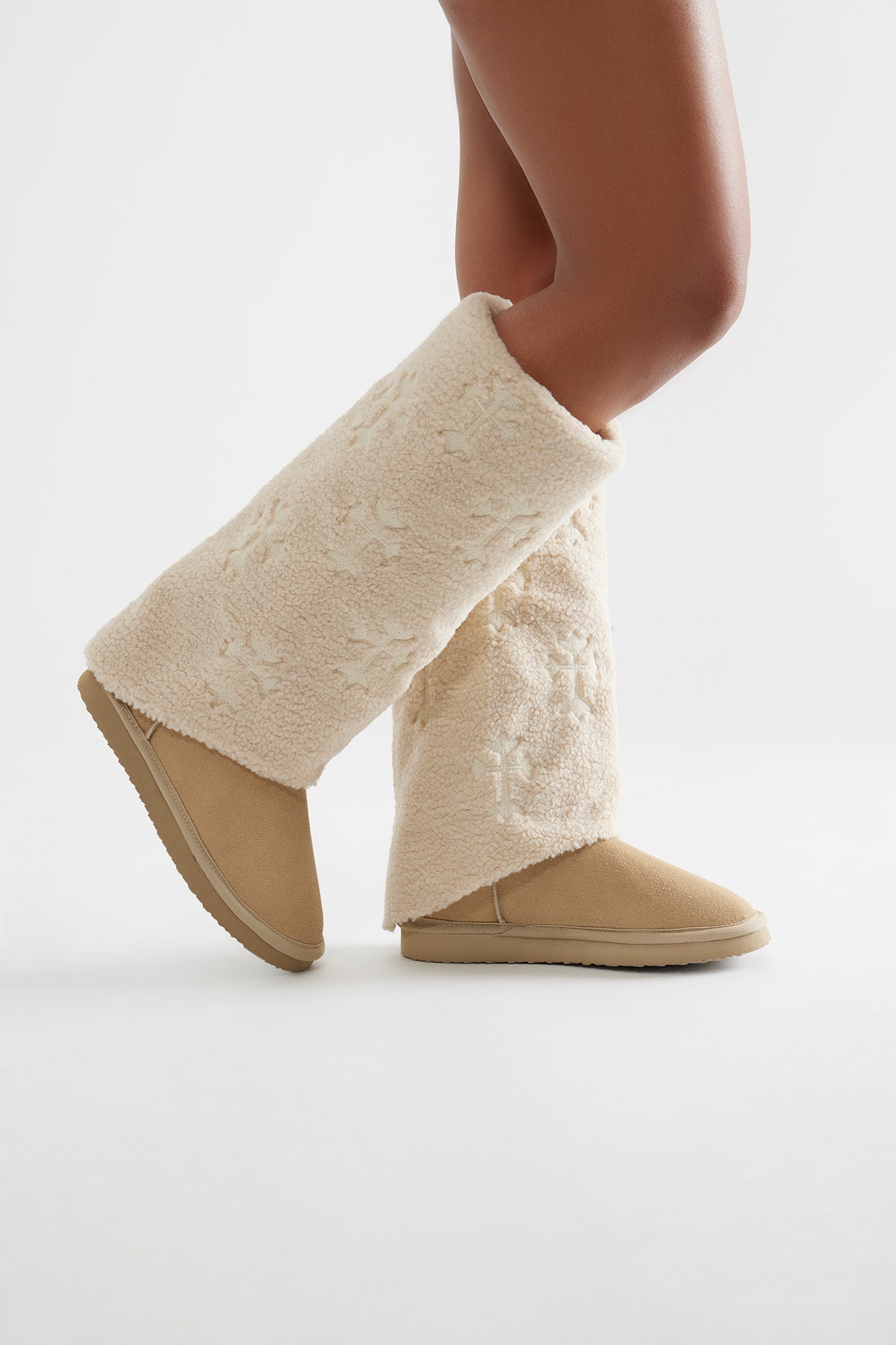Thorne Sherpa Boots - Beige