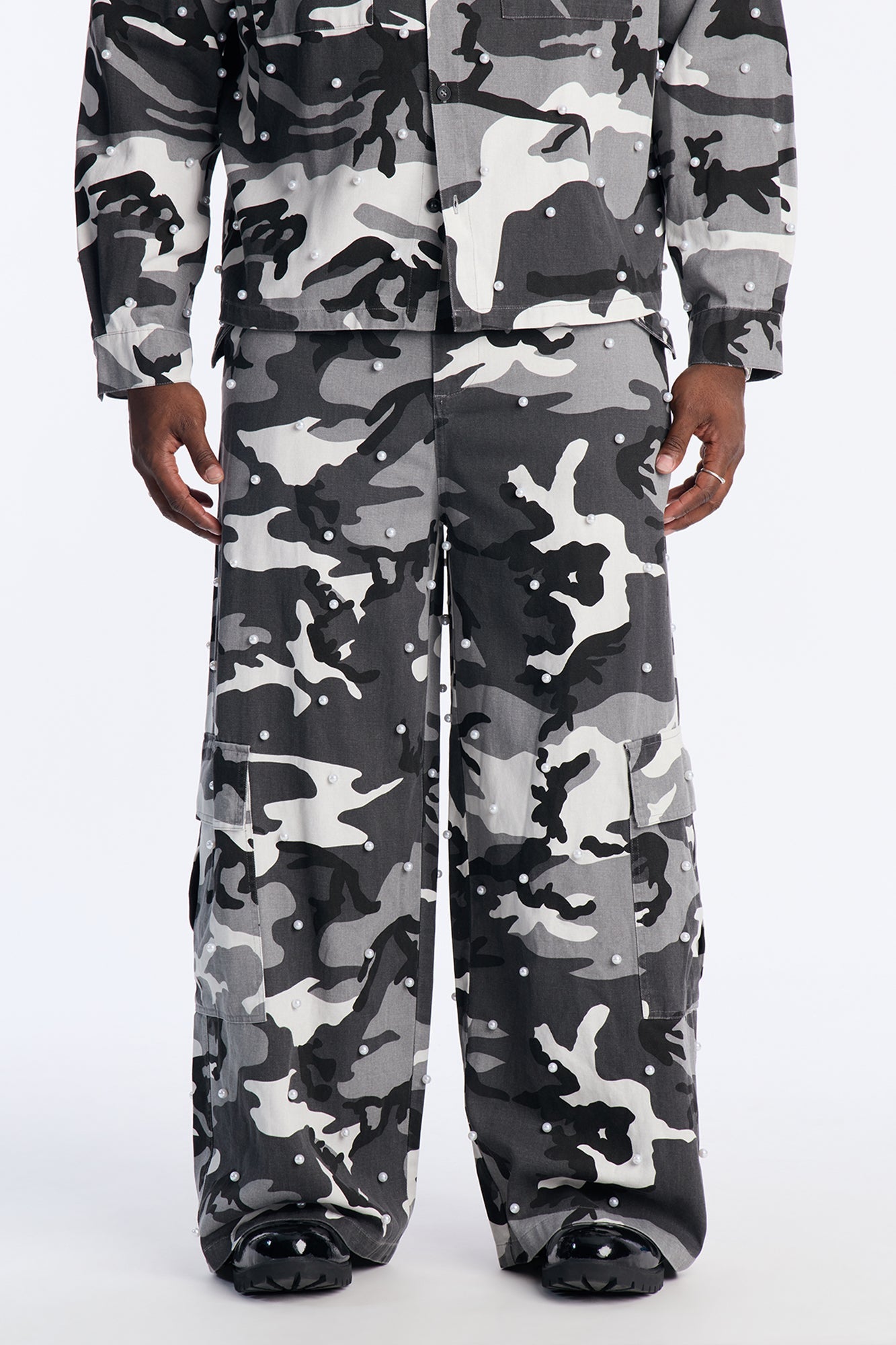 Pearl Wildin Camo Cargo Baggy Pants - Black