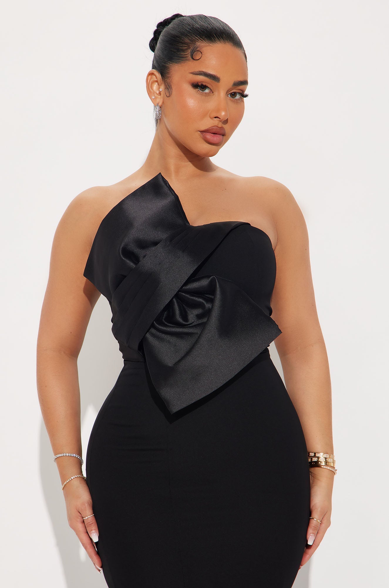 Elegant Moment Gown - Black