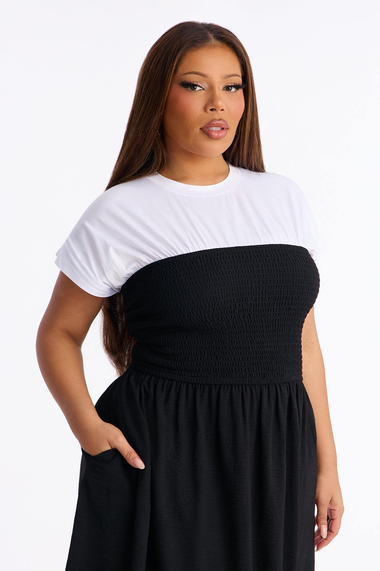 Elara Cinched Waist Midi Dress - Black/White
