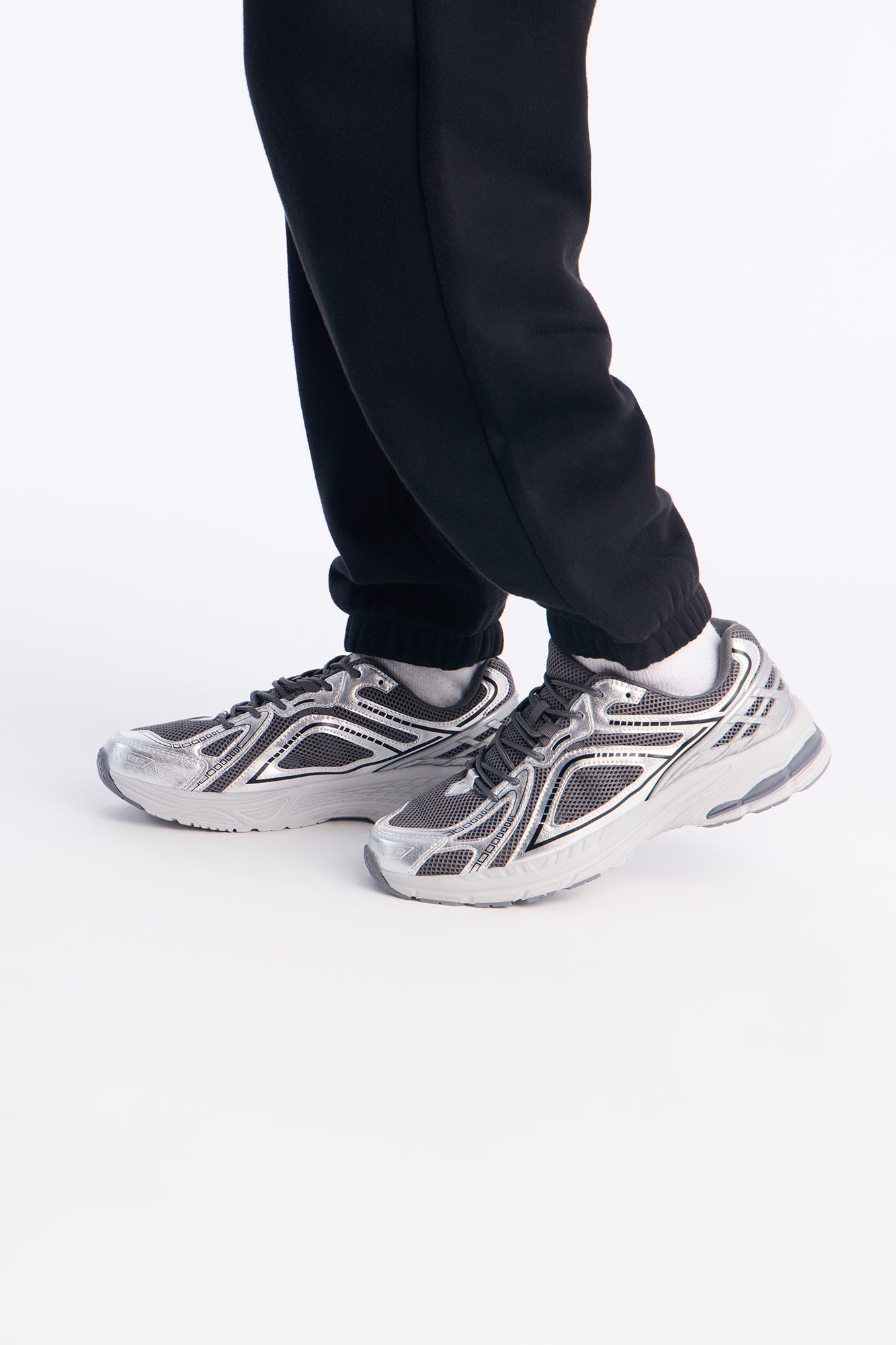 Core Move Trainer Sneaker - Black/Silver
