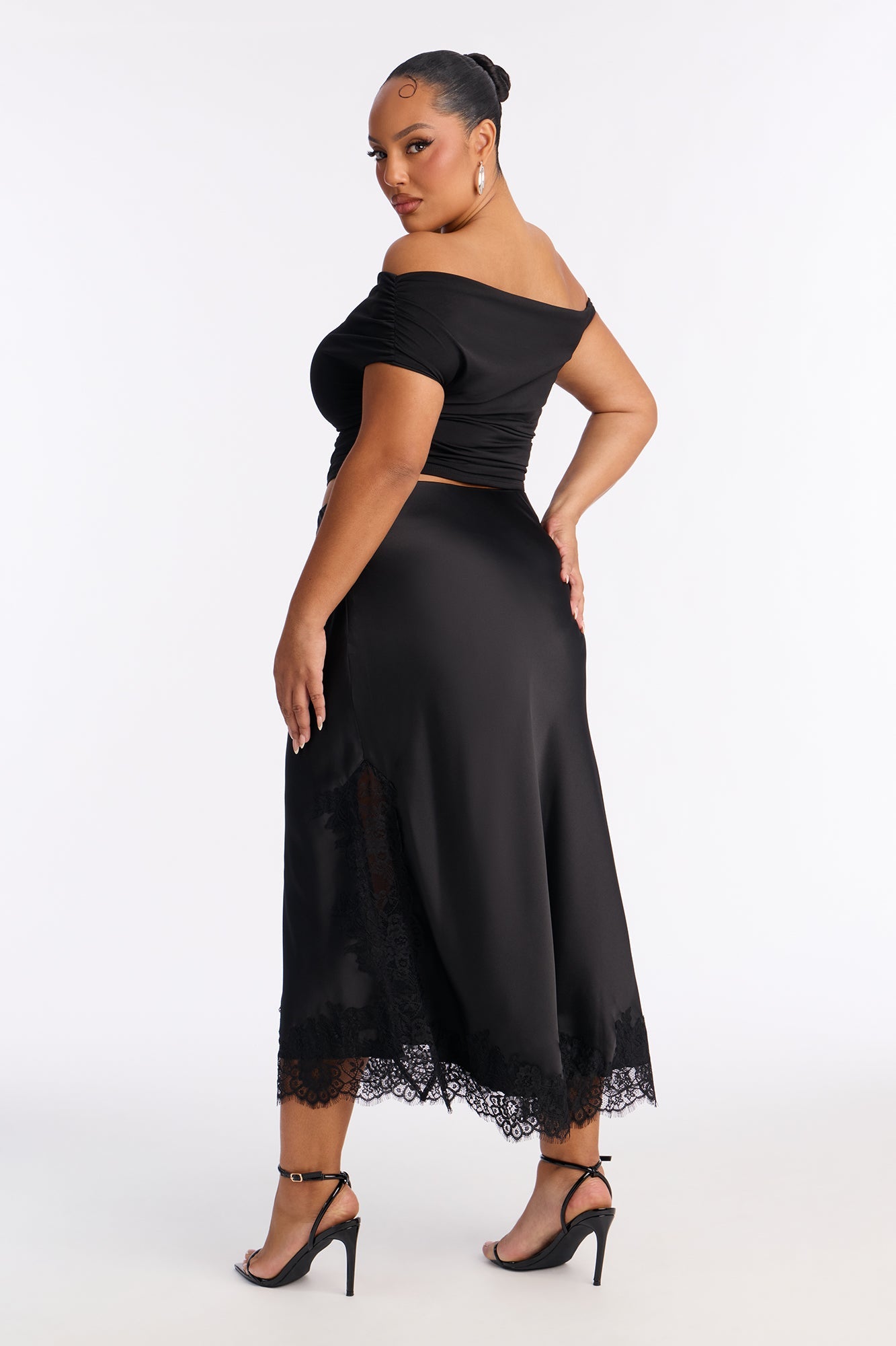 Feel The Love Lace Trim Satin Midi Skirt - Black