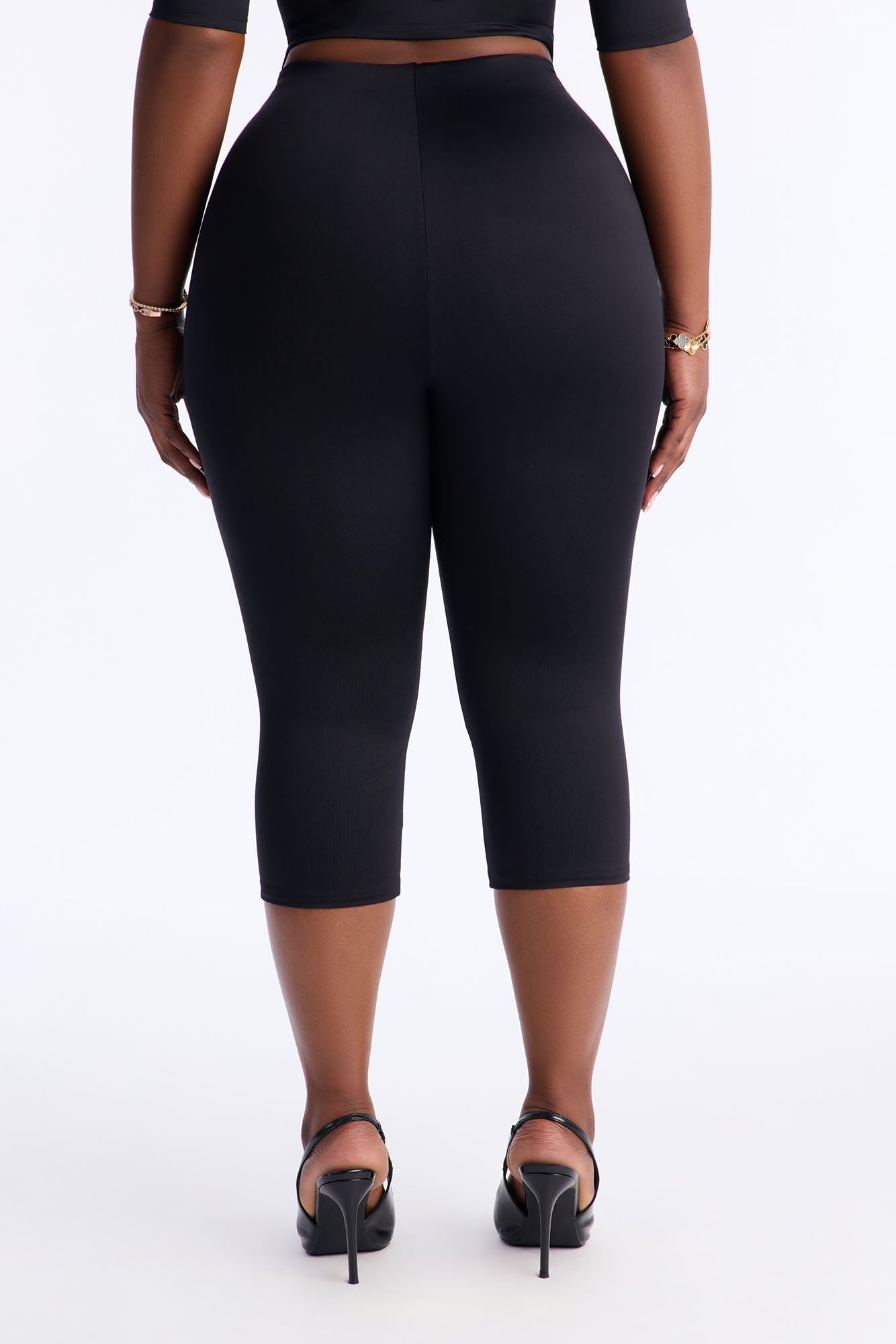 Contour Double Lined Capri Pant - Black