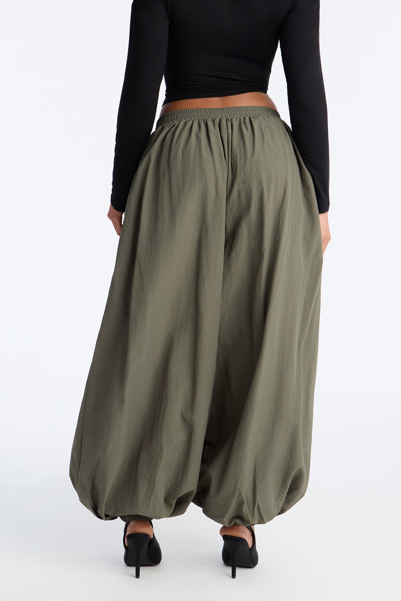 Serafina Windbreaker Low Rise Jogger Pant 28″ - Olive