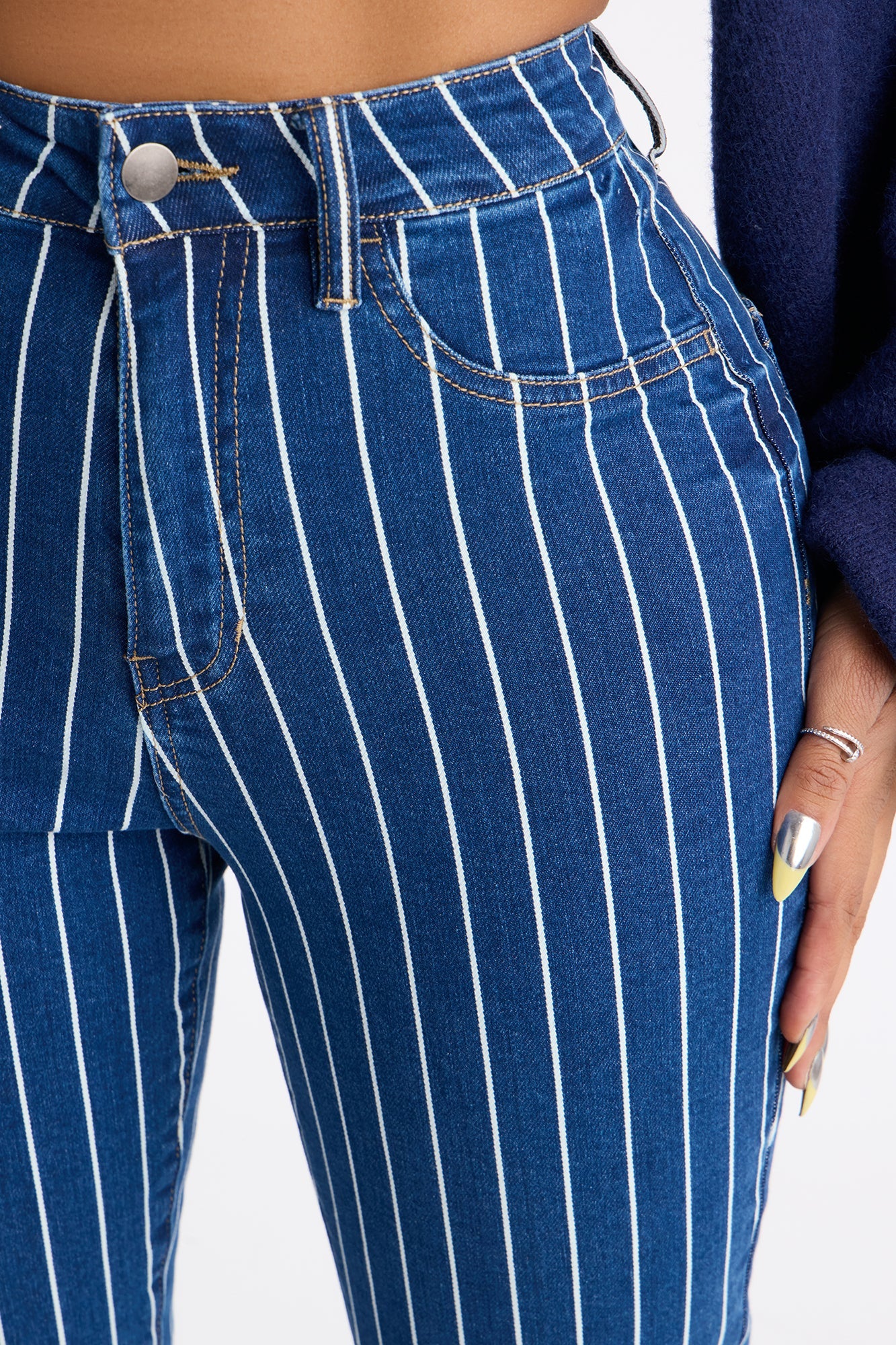 Crossed The Line Skinny Capri Jeans - Dark Wash