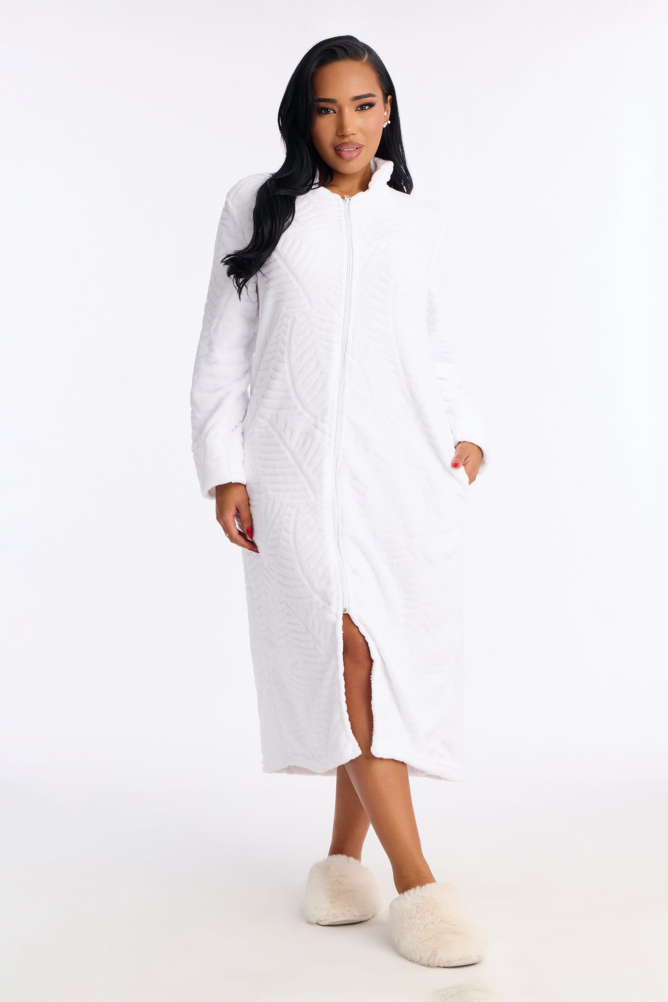 Sleepy Mood Fleece Zip Front Robe - White