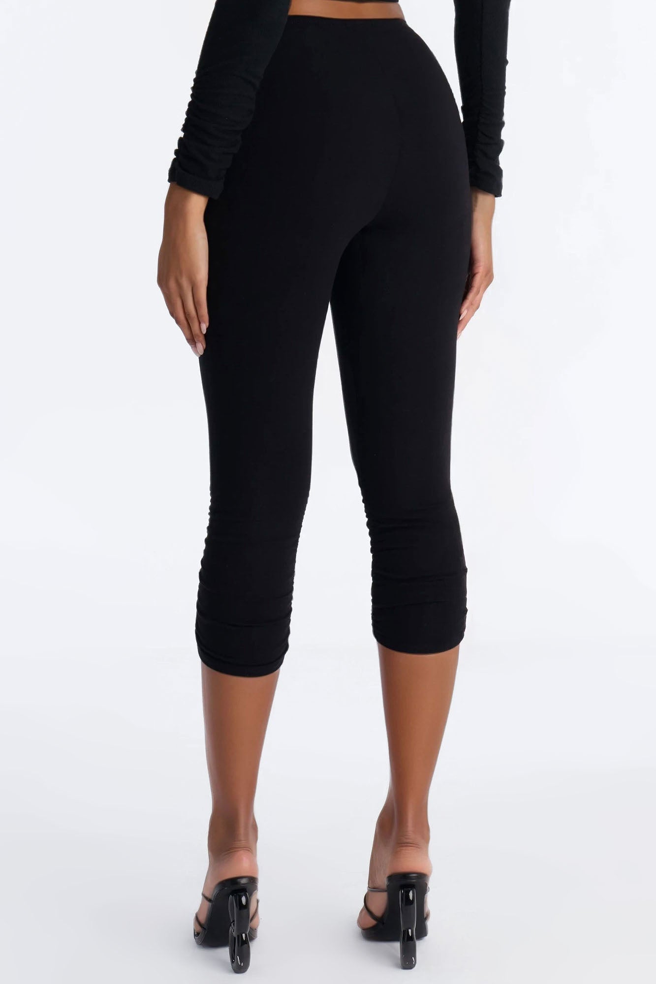 Drama Follows Me Ruched Capri Legging 19″ - Black