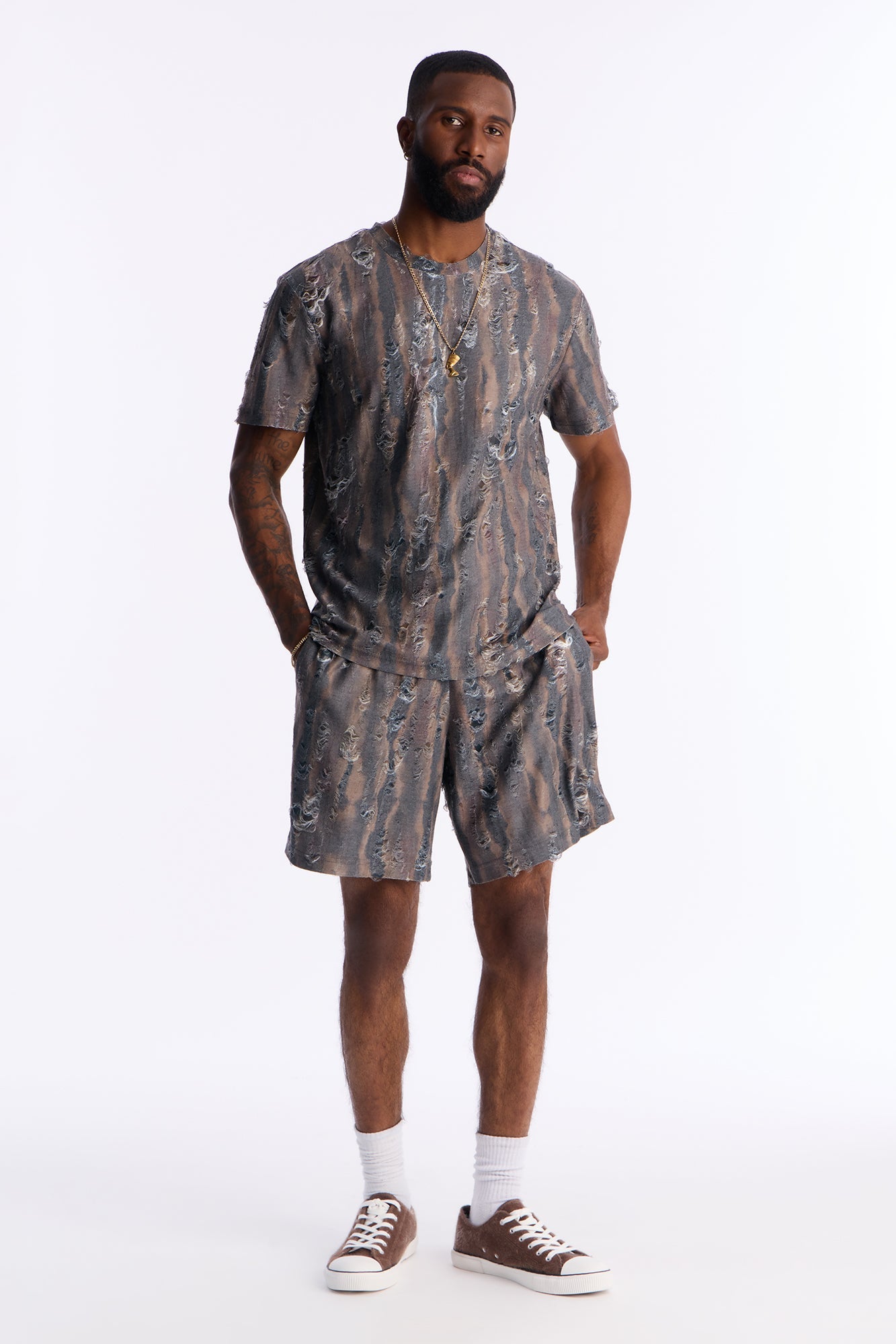 Relaxed Fragmented Realism Distressed Short - Brown