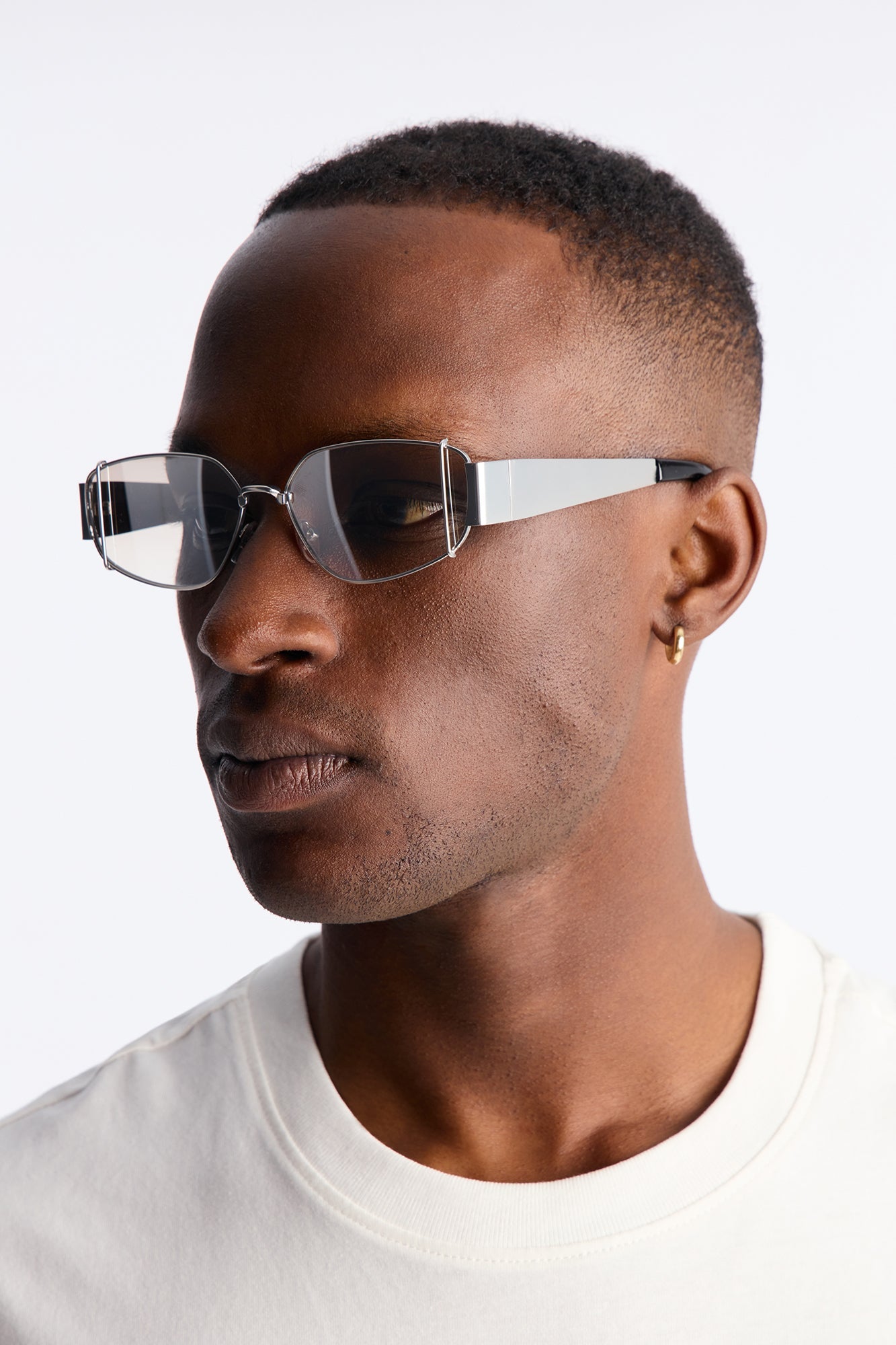 Strike Round Matte Metal Frame Sunglasses - Silver