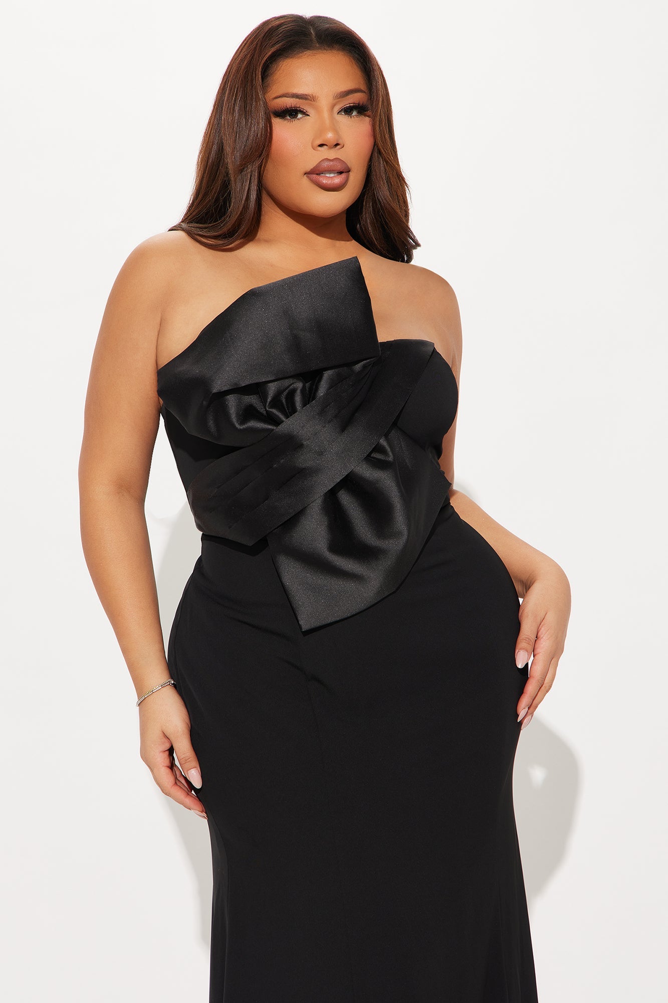 Elegant Moment Gown - Black