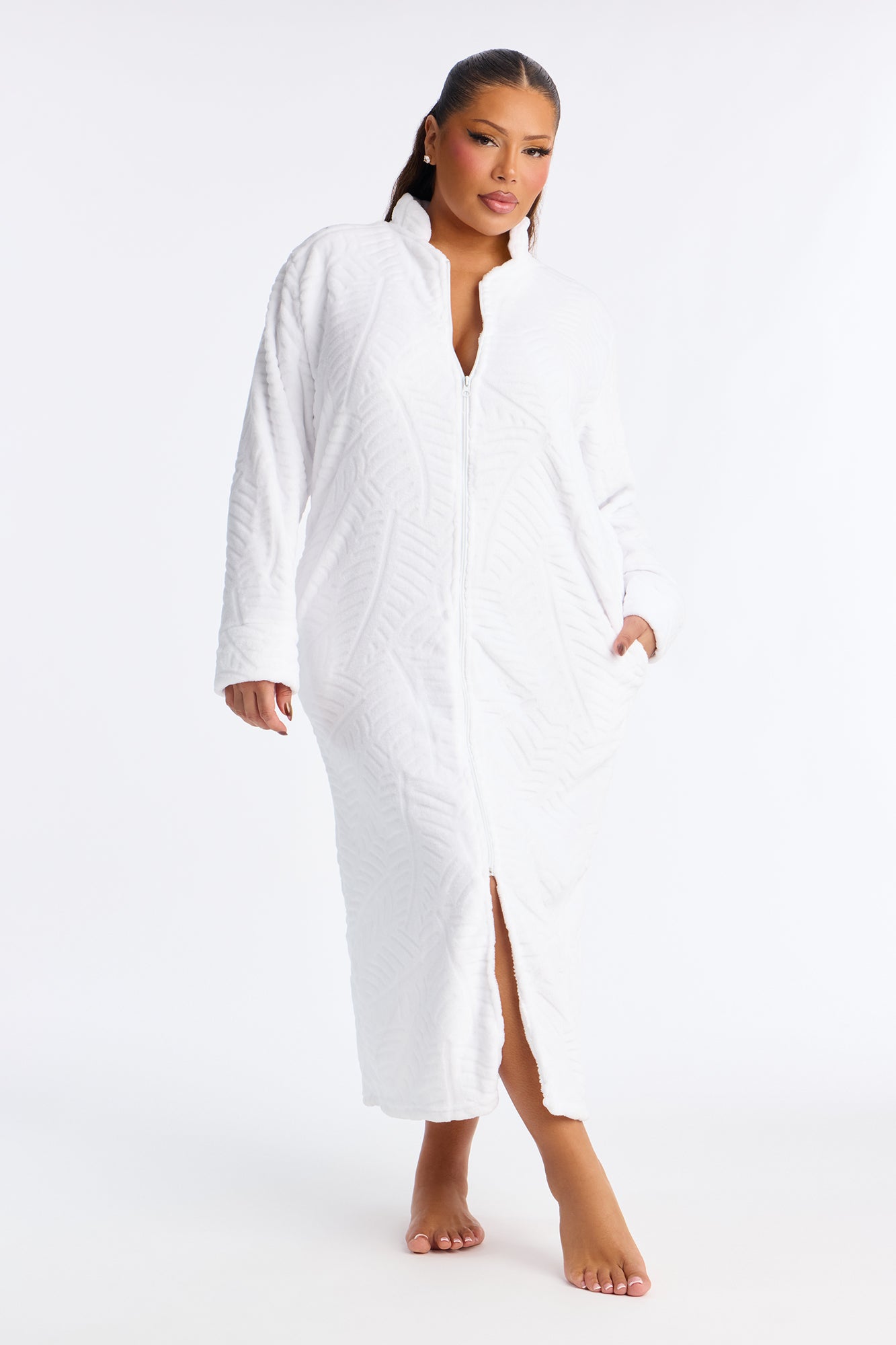 Sleepy Mood Fleece Zip Front Robe - White