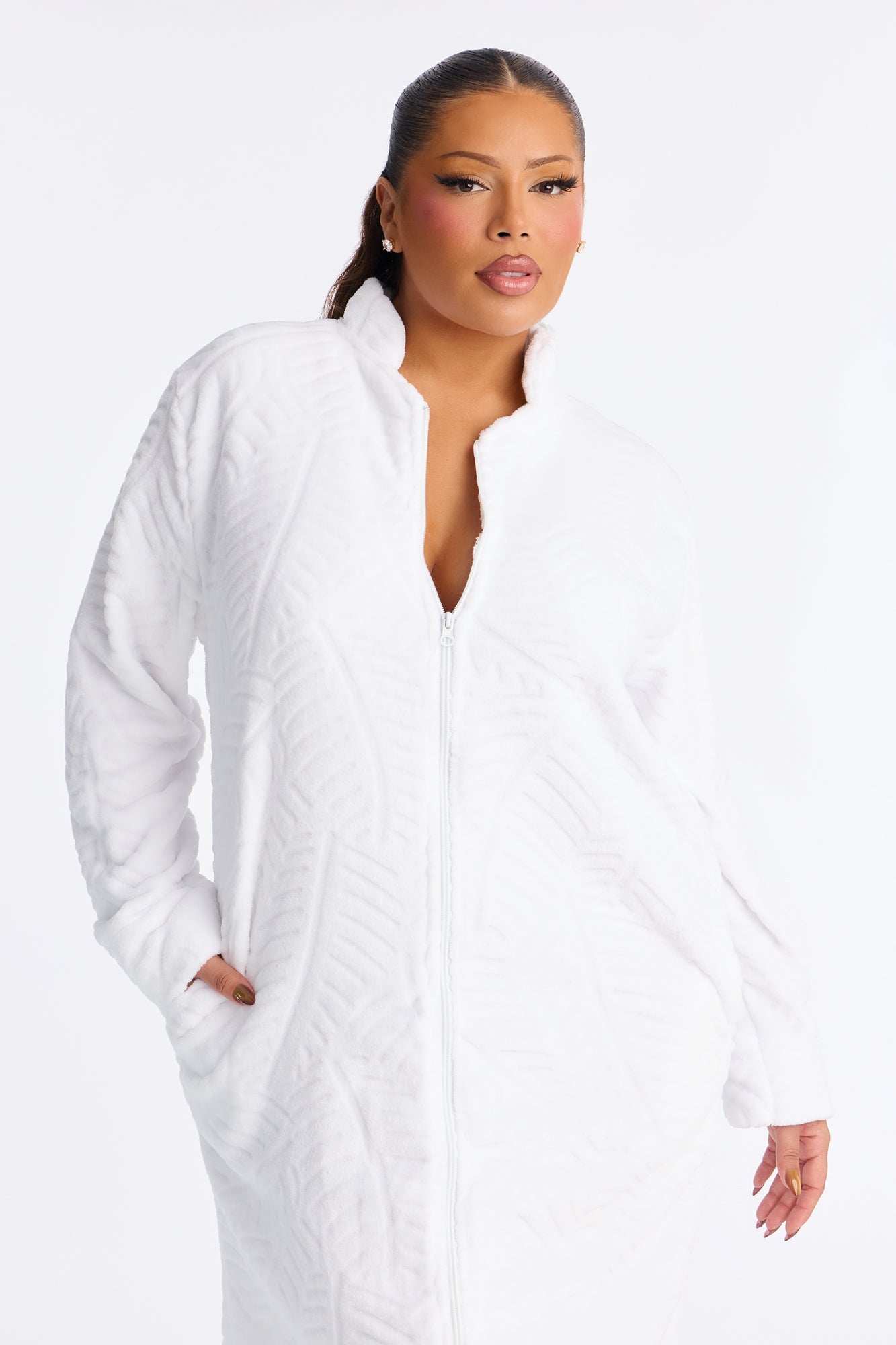 Sleepy Mood Fleece Zip Front Robe - White