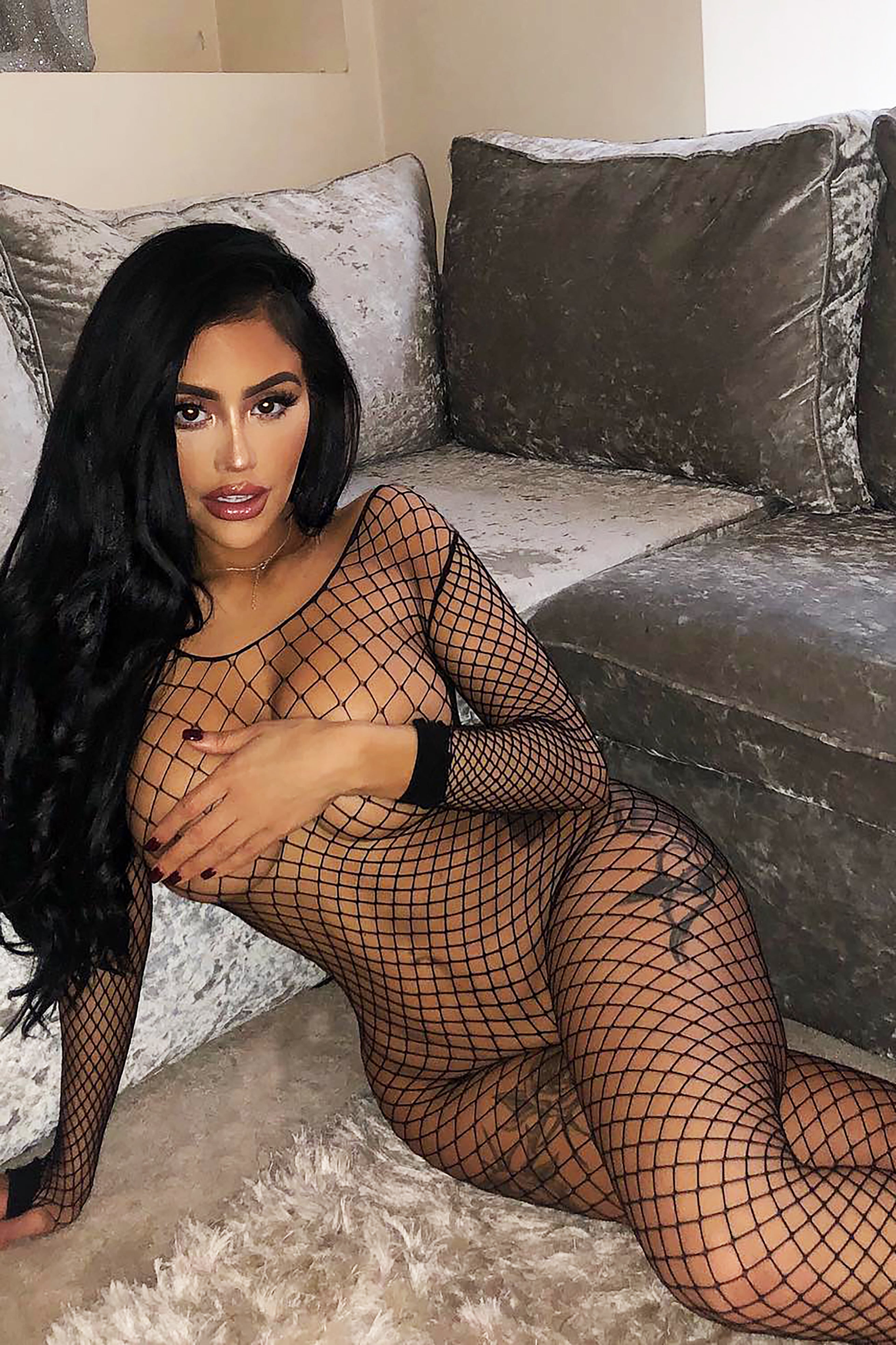 Pretty And Provocative Fishnet Bodystocking - Black