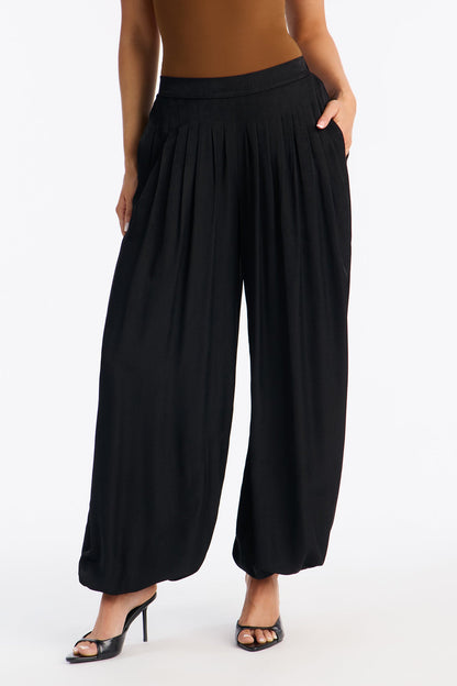 Never Too Much Pleated Balloon Pant 30″ - Black