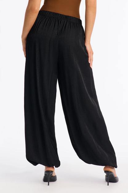 Never Too Much Pleated Balloon Pant 30″ - Black