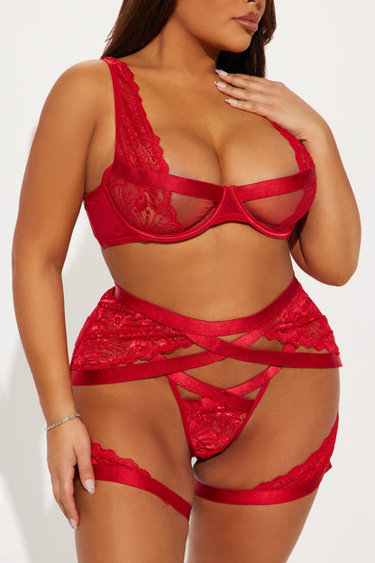 In Lust With You 3 Piece Garter Set - Red