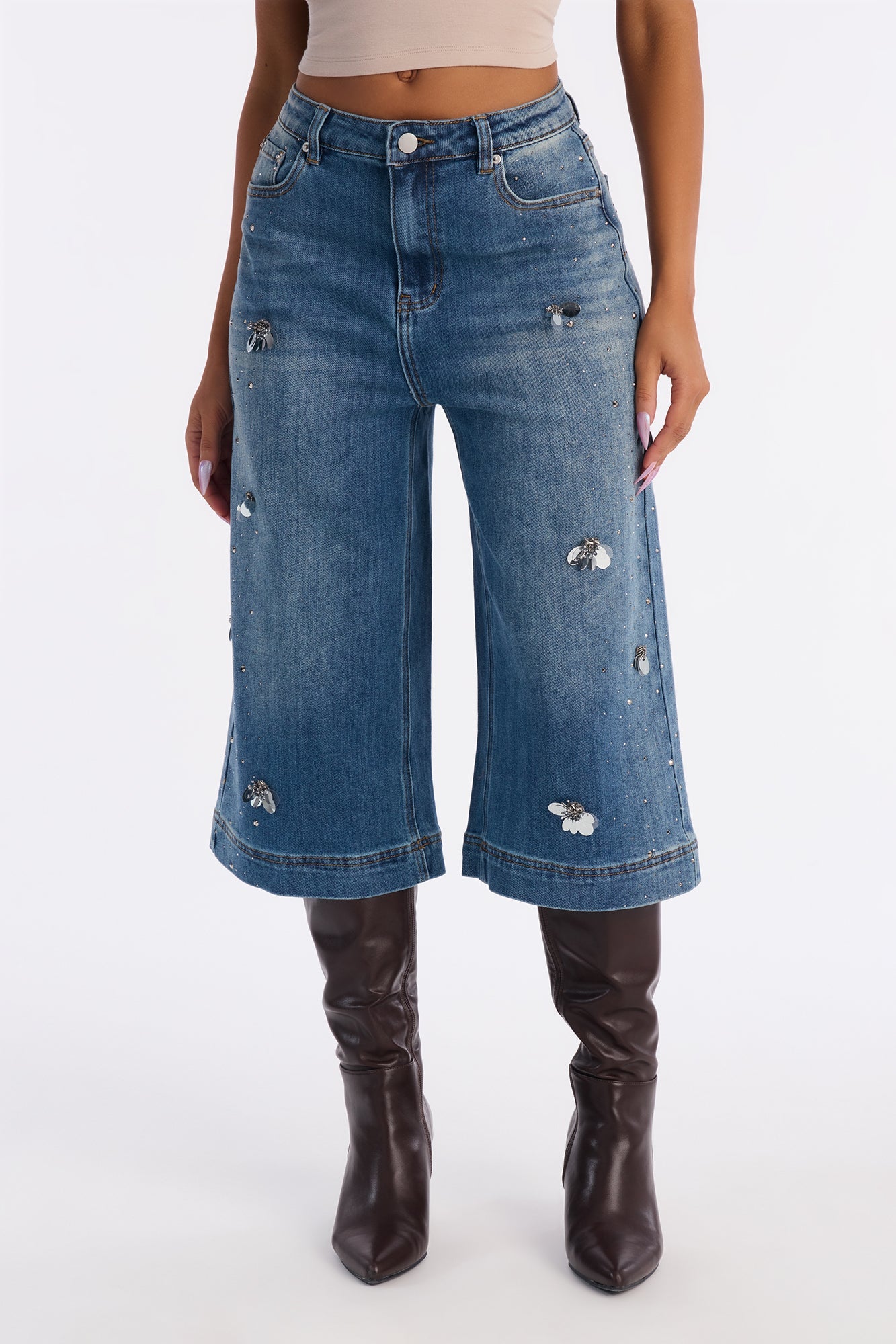 Fine Taste Embellished Culotte Jeans - Dark Wash