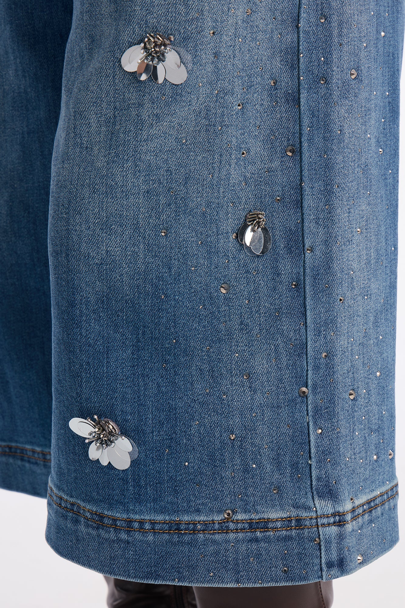 Fine Taste Embellished Culotte Jeans - Dark Wash