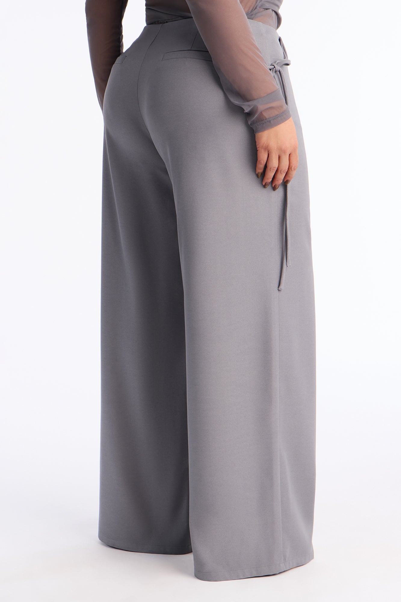 Subtle Slay Crepe Tie Waist Pant 33″ - Grey