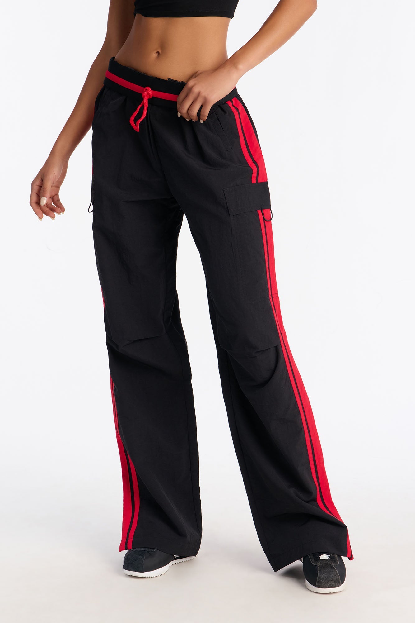 Urban Windbreaker Pants - Black/Red