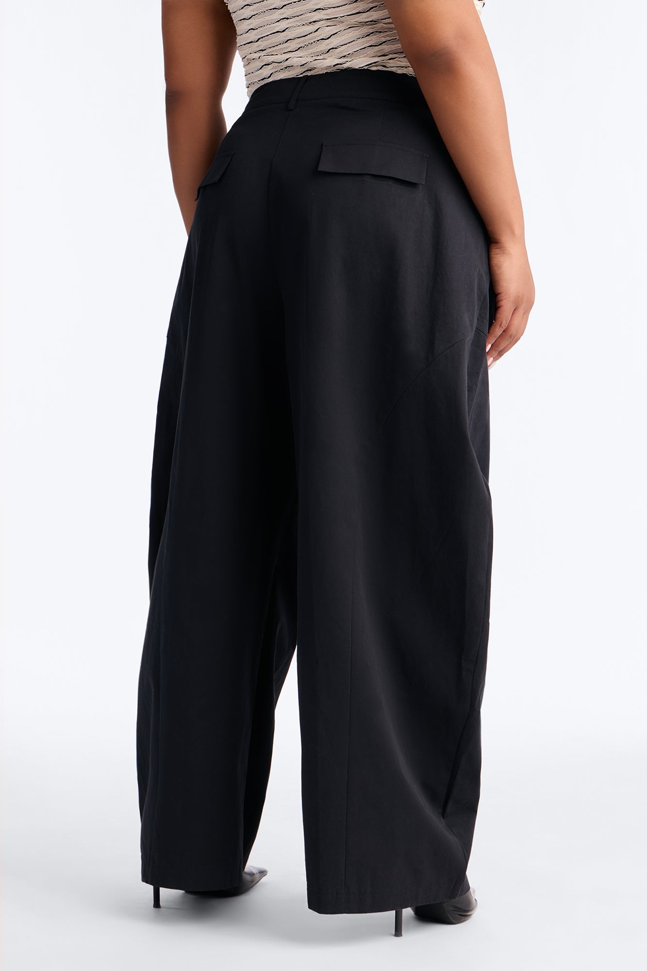 Cooler Than You Barrel Leg Pant 30″ - Navy