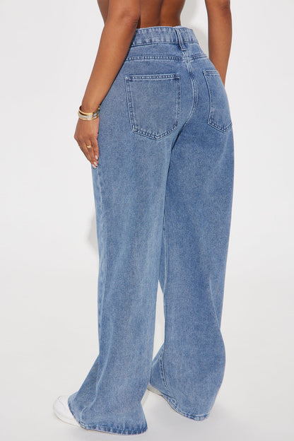 On Point Boxer Wide Leg Jeans - Medium Wash