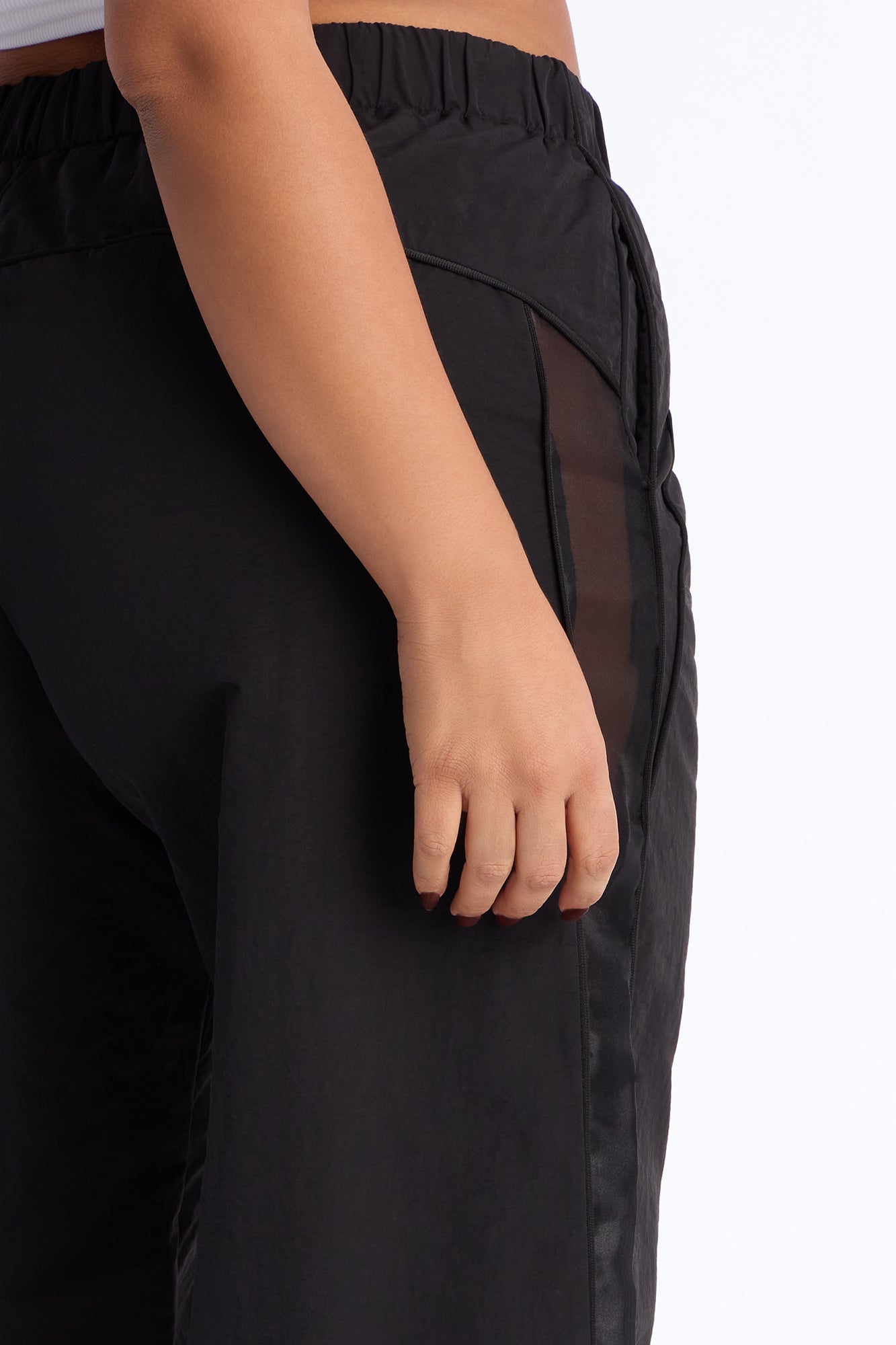 No Days Off Sheer Windbreaker Pant 33″ - Black