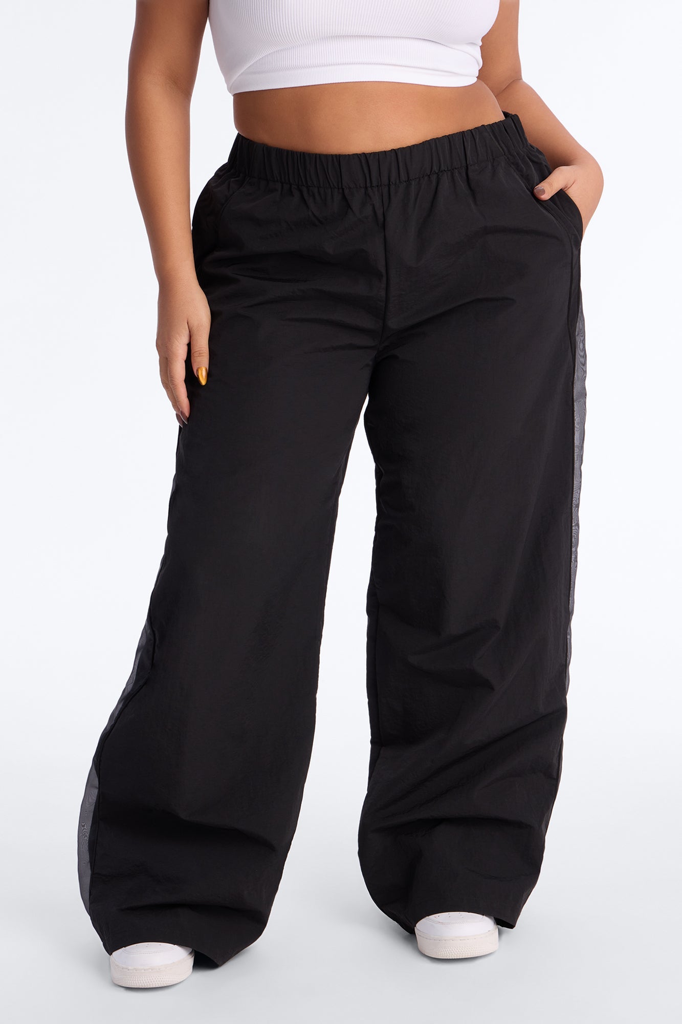 No Days Off Sheer Windbreaker Pant 33″ - Black