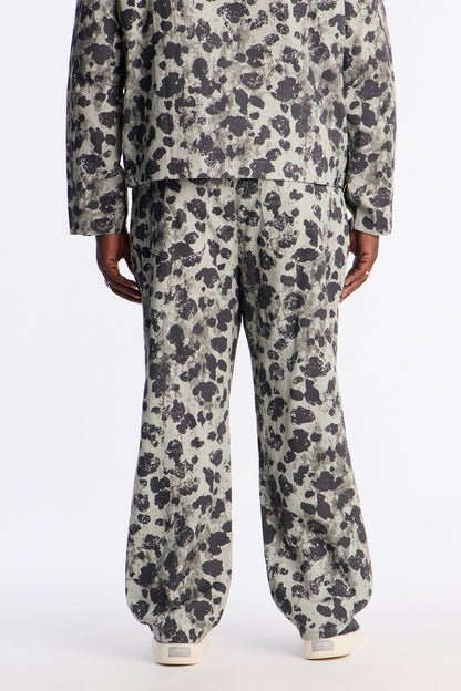 Relaxed Straight Grow Through It Cheetah Pant - Green/combo