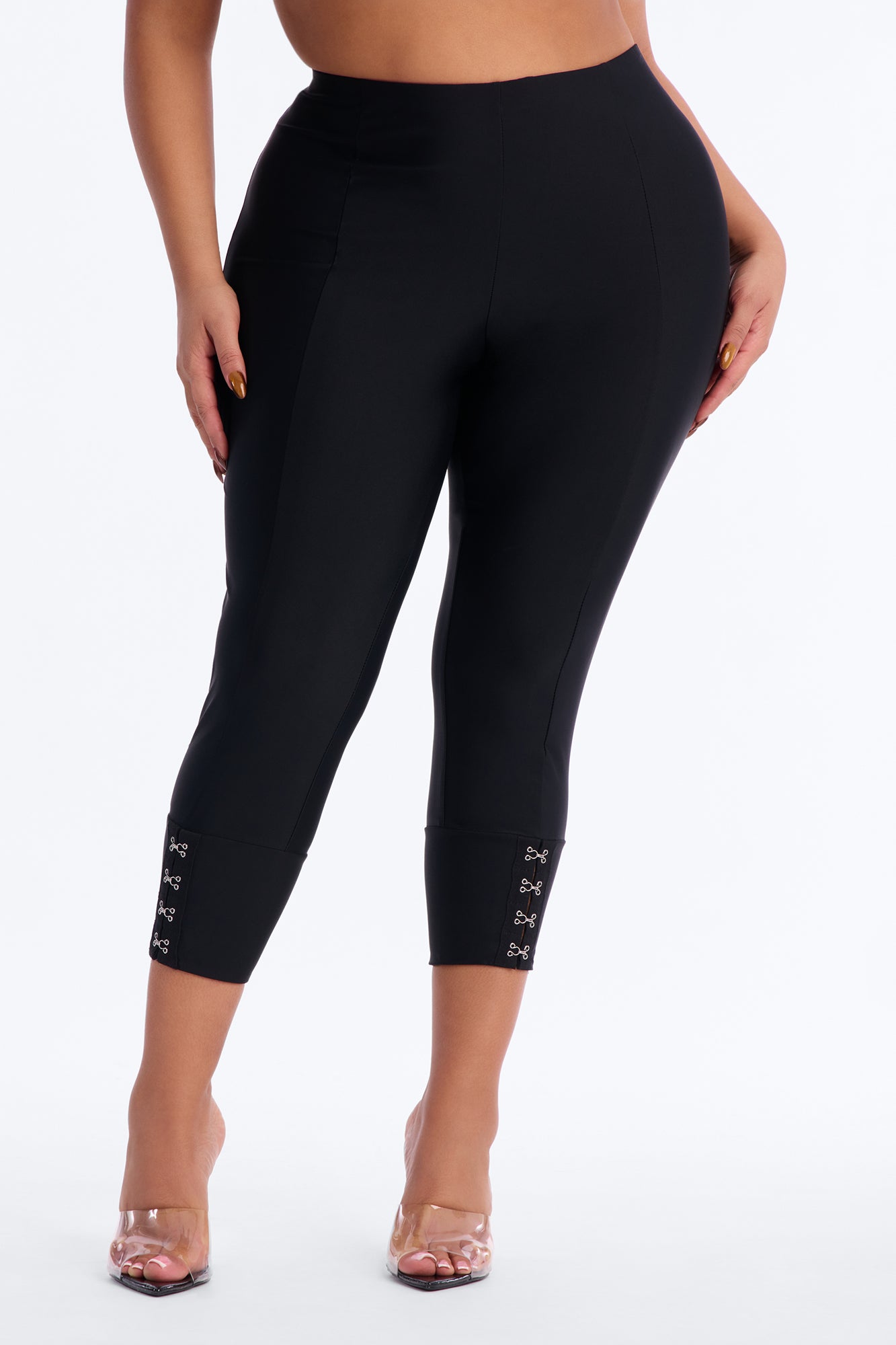 Maeve Low Rise Hook And Eye Capri Legging 23″ - Black