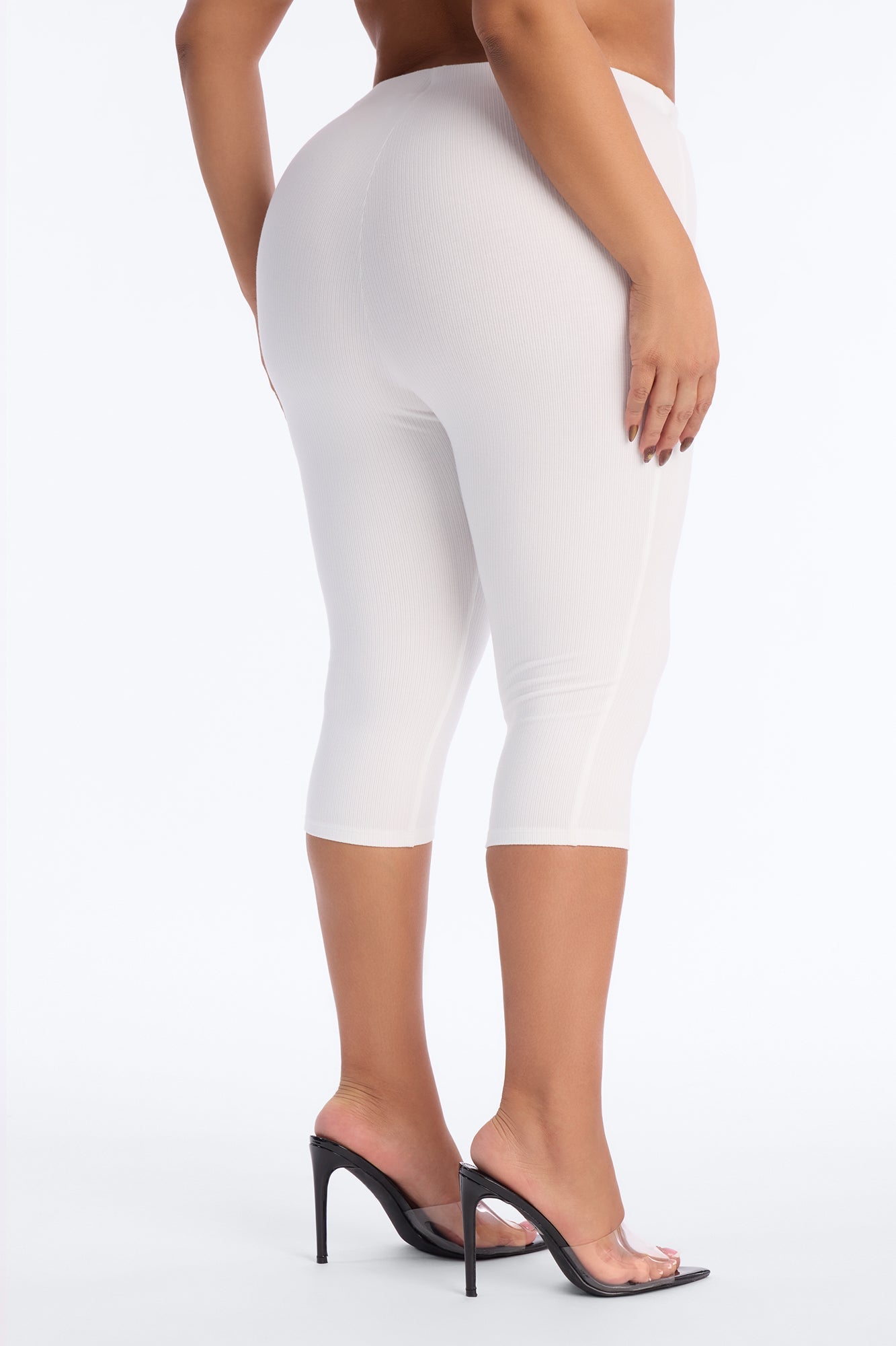 Lena Snatched Capri Pant - Ivory
