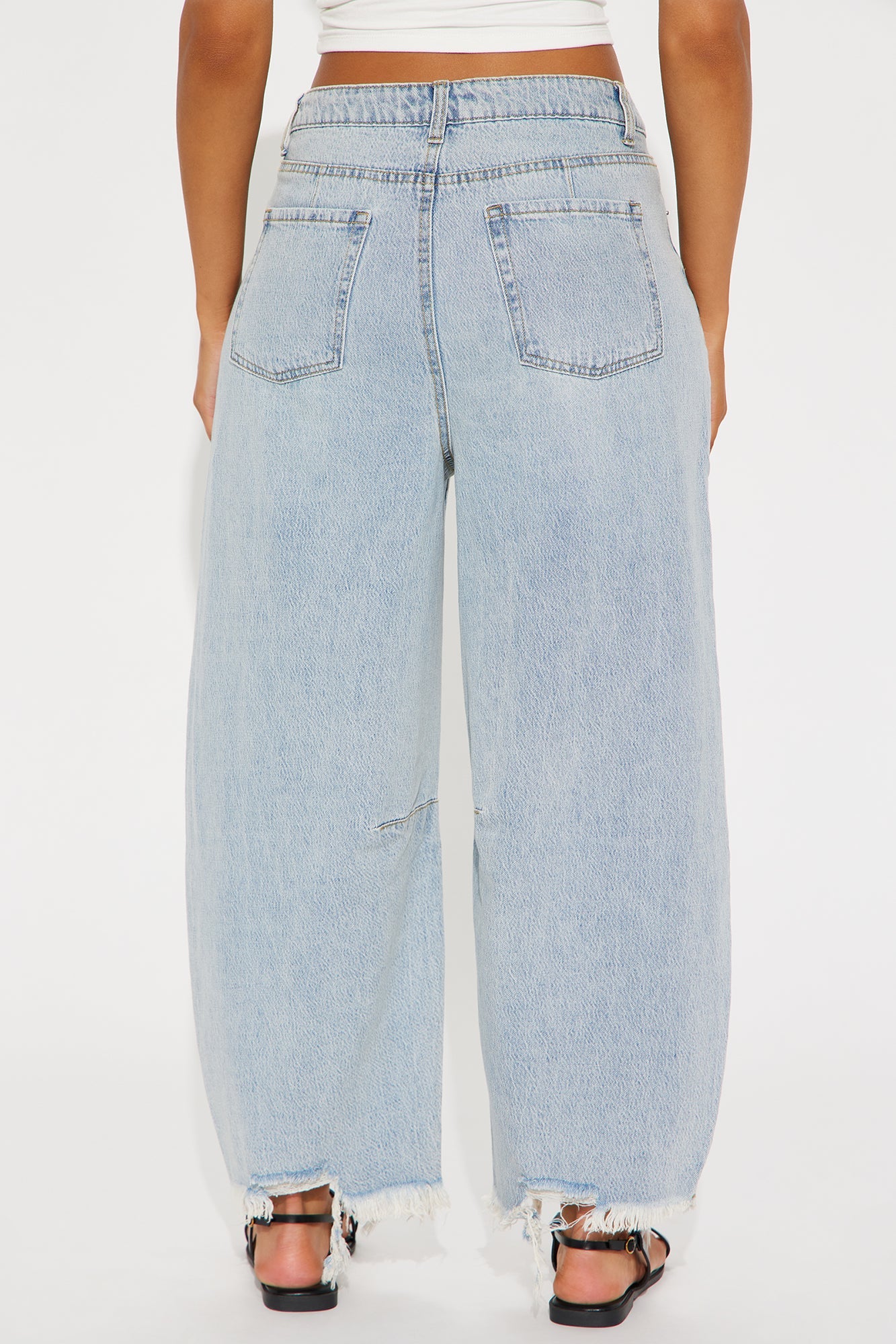 Patron Fray Hem Cropped Barrel Jean - Vintage Wash