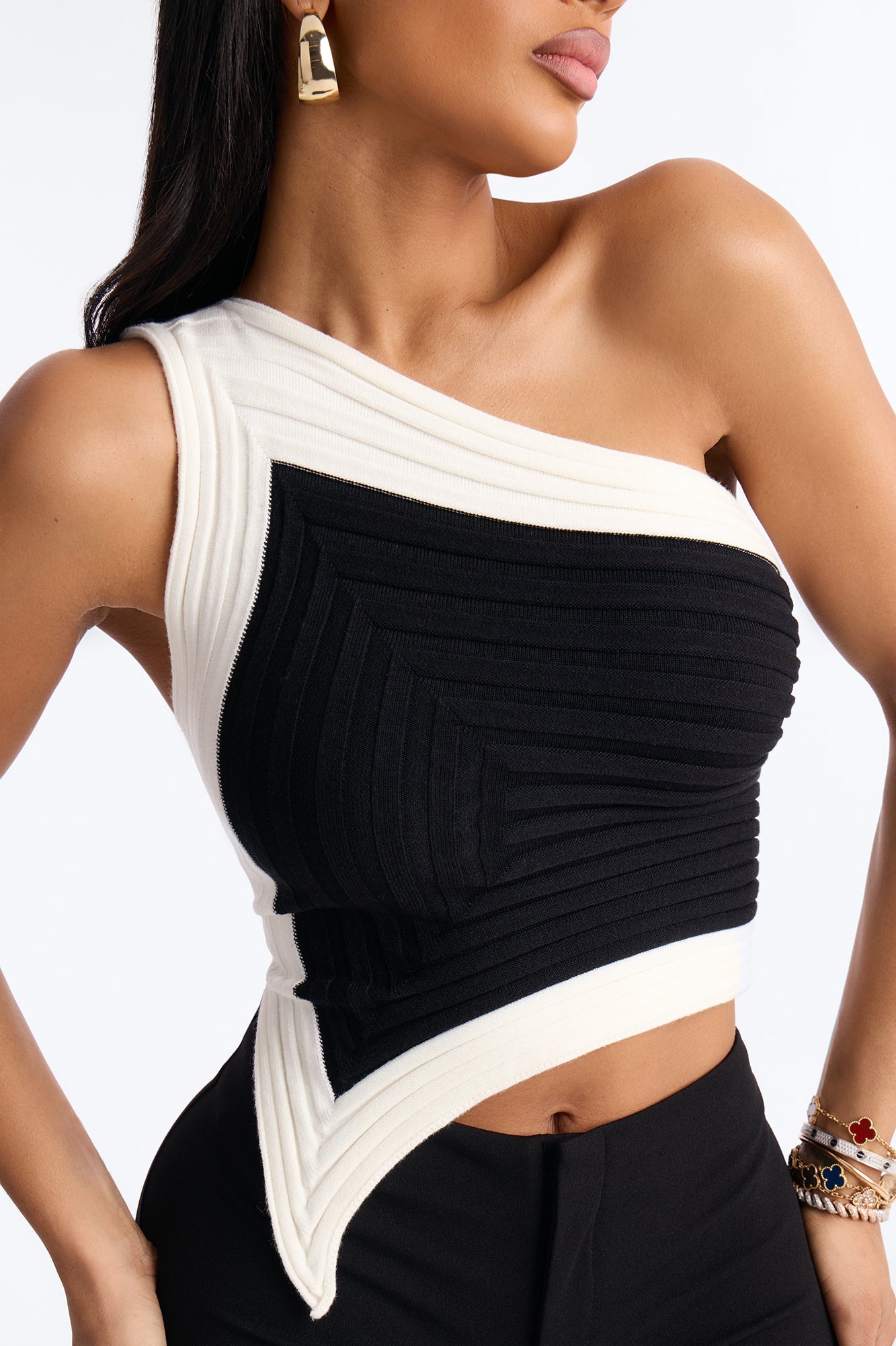 Let Me Be One Shoulder Contrast Sweater Top - Black/White