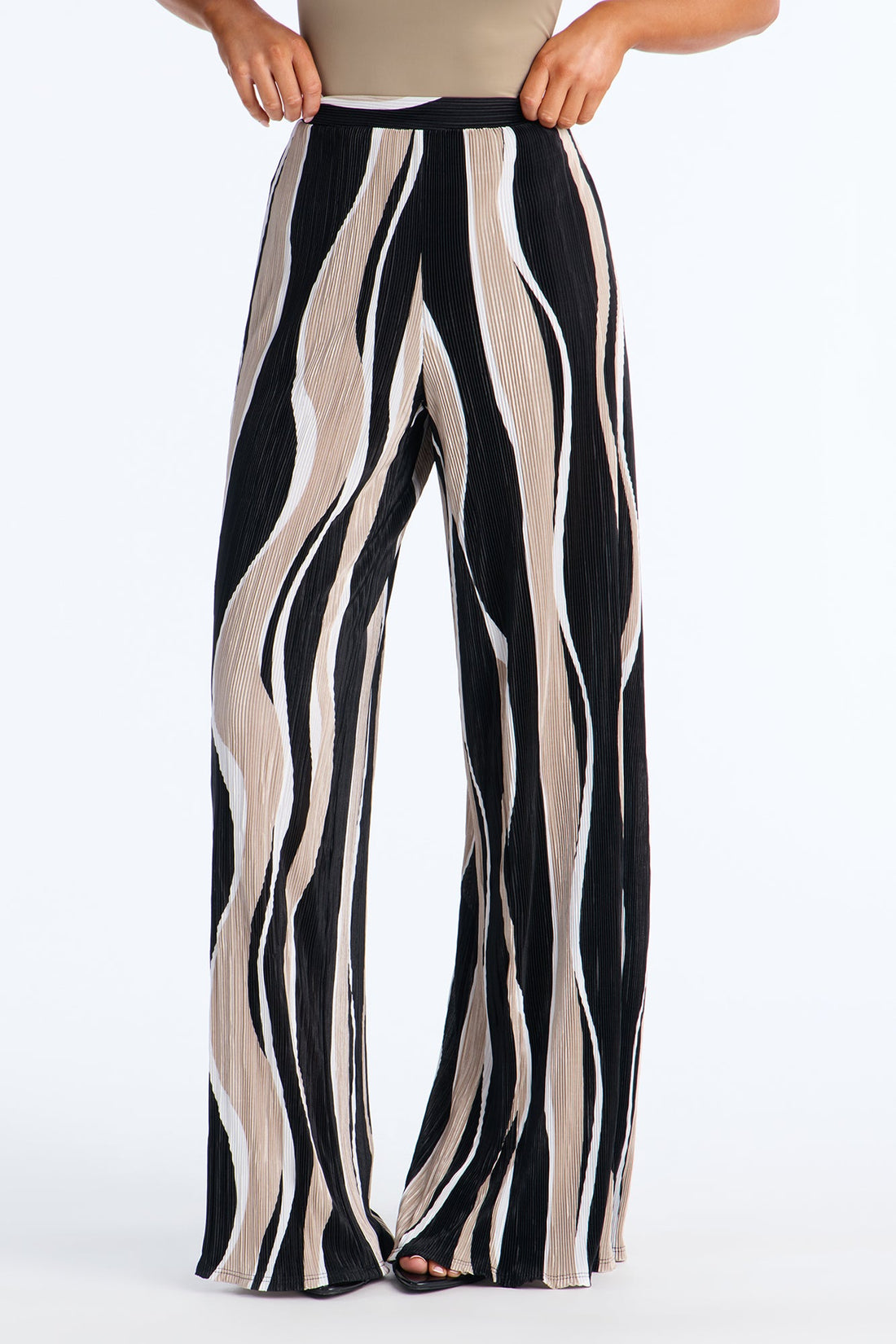 In The Tropics Abstract Plisse Wide Leg Pant 33″ - Black/combo