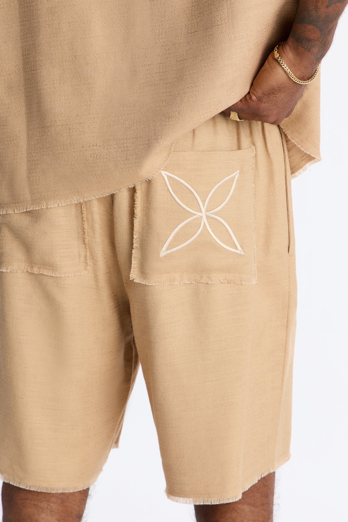 Relaxed Tropic Fearless Frayed Short - Tan