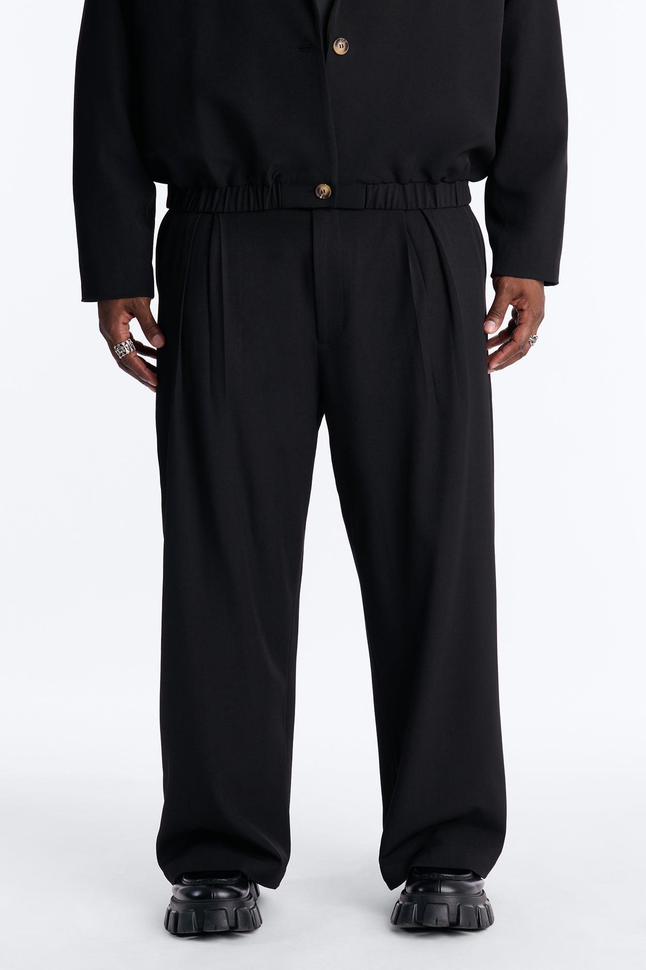 Strikeout Pleated Trouser - Black