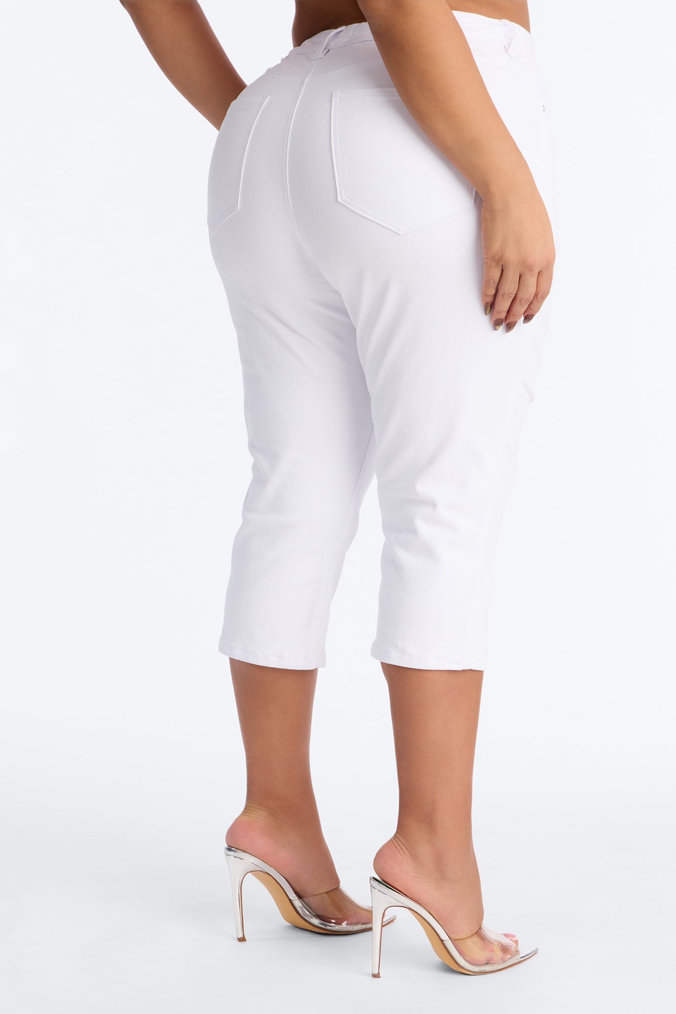 Vibe Check Curvy Stretch Capri Jeans - White