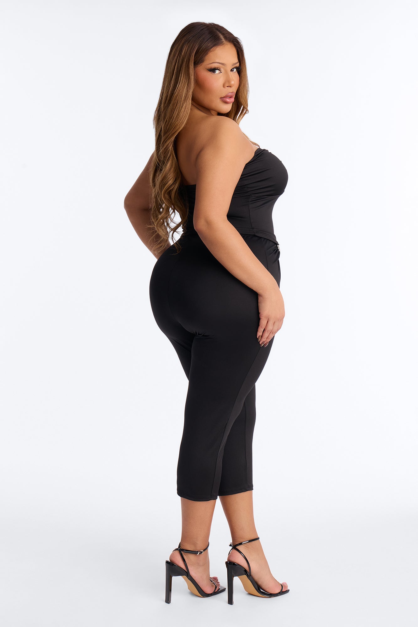 Moxi Hardware Tube Top Capri Set - Black