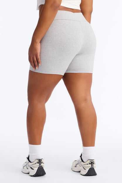 Quinn Mid Rise Everyday Cotton Biker Short 5″ - Heather Grey